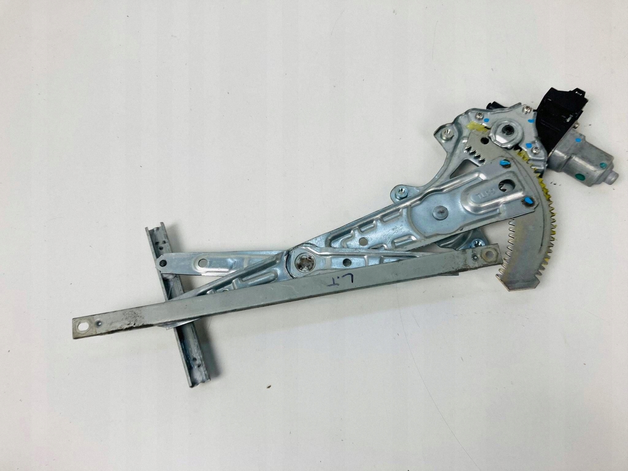 MERCEDES X W470 window regulator left rear part