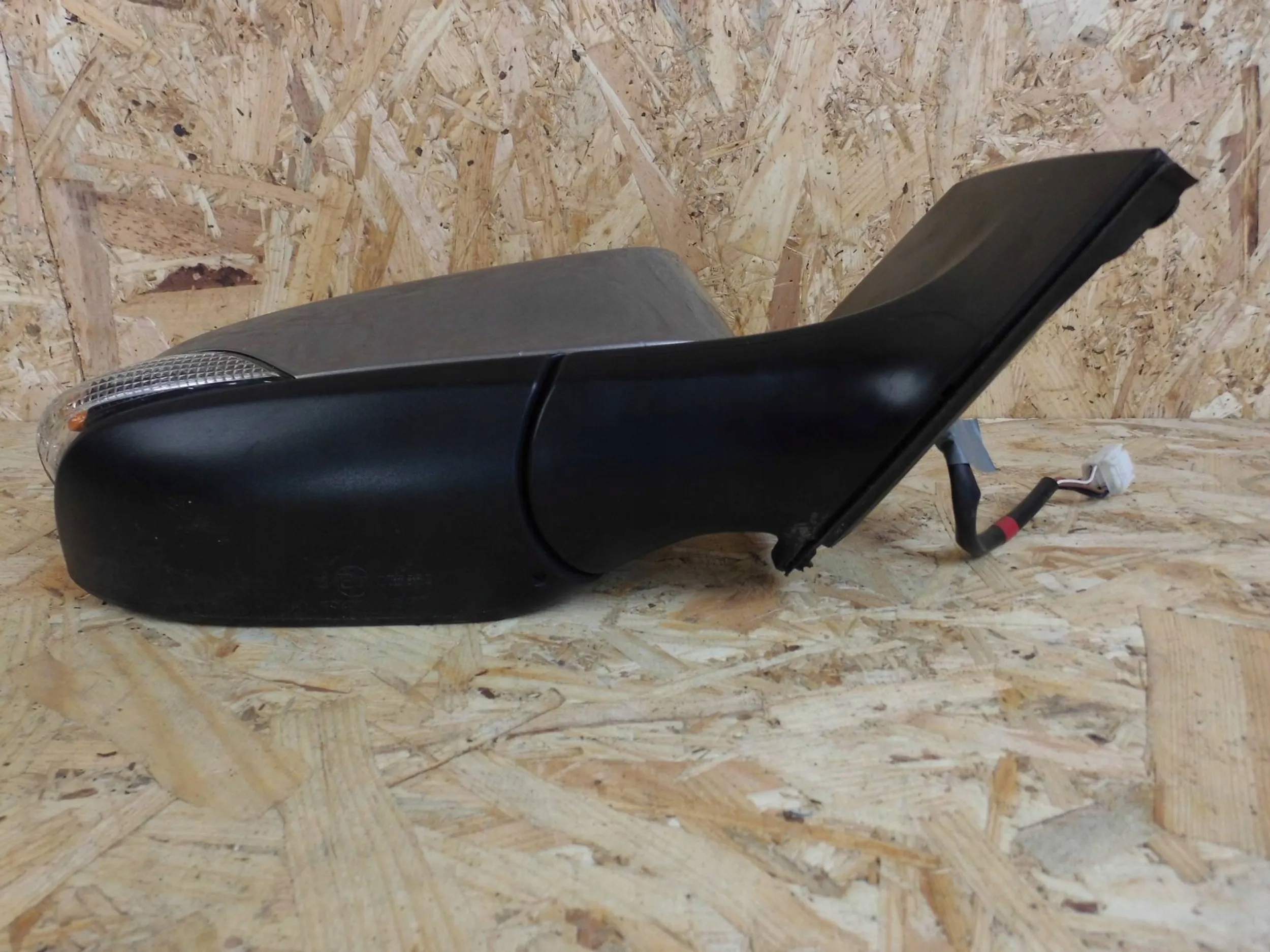 Toyota Auris II LIFT mirror right 7-PIN