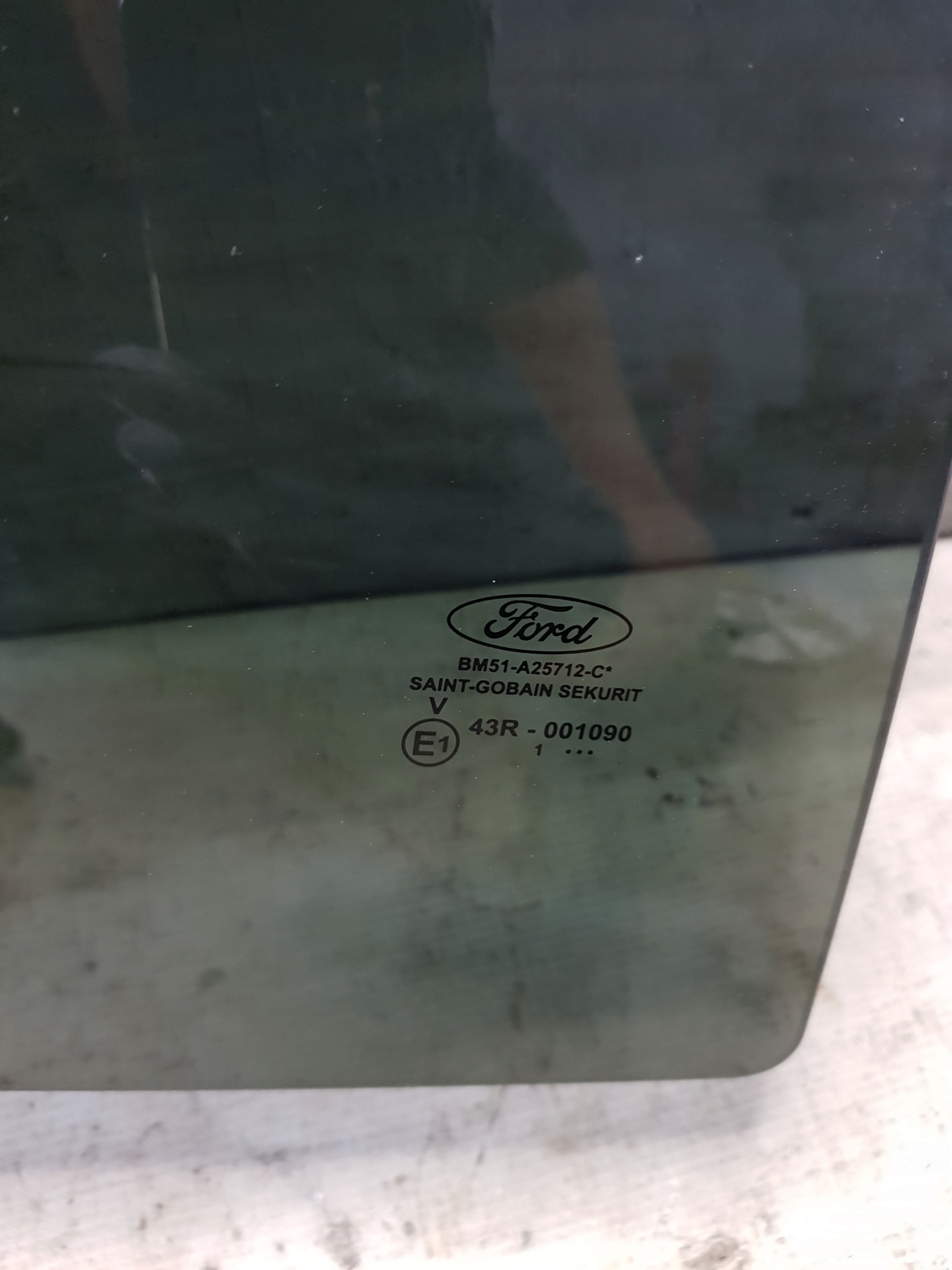 FORD FOCUS MK3 HB window door right rear part DYMIONA