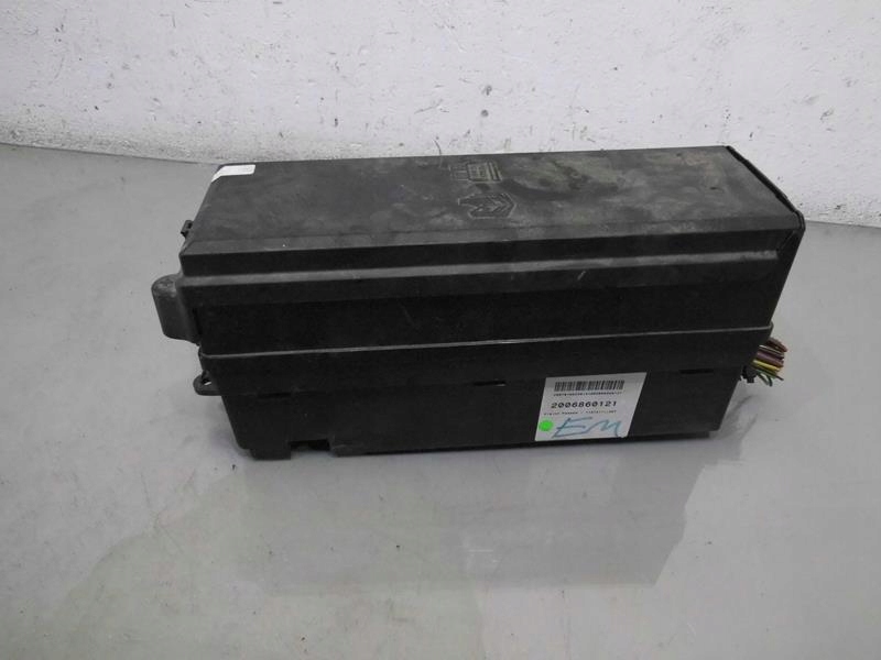 SKRZYNKI BEZPIECZNIKÓW RANGE ROVER SPORT S 3.6 TD Numer katalogowy części YMB506620A