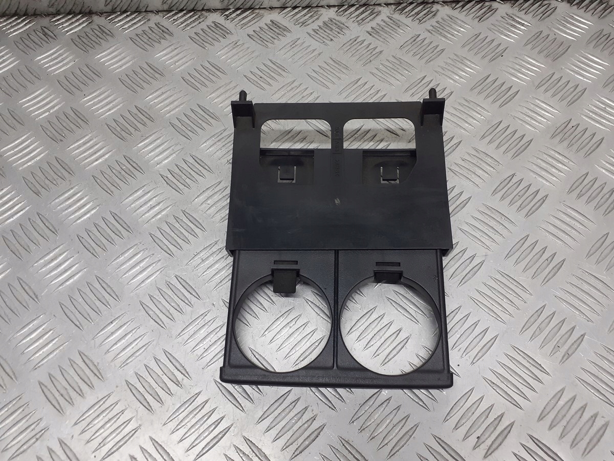 ТРИМАЧ ДЛЯ НАПОЇВ SUZUKI BALENO