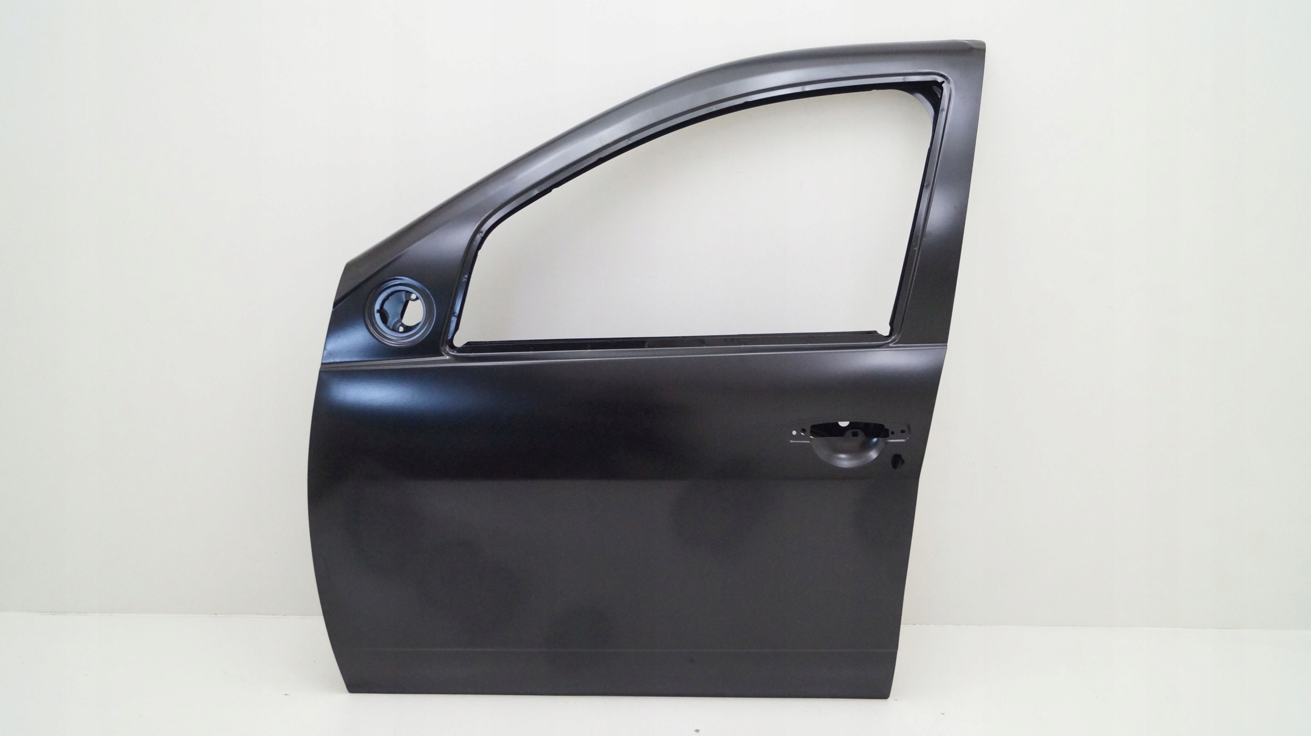 DACIA DUSTER I 10-17 PRZEDNIE LEWE DRZWI