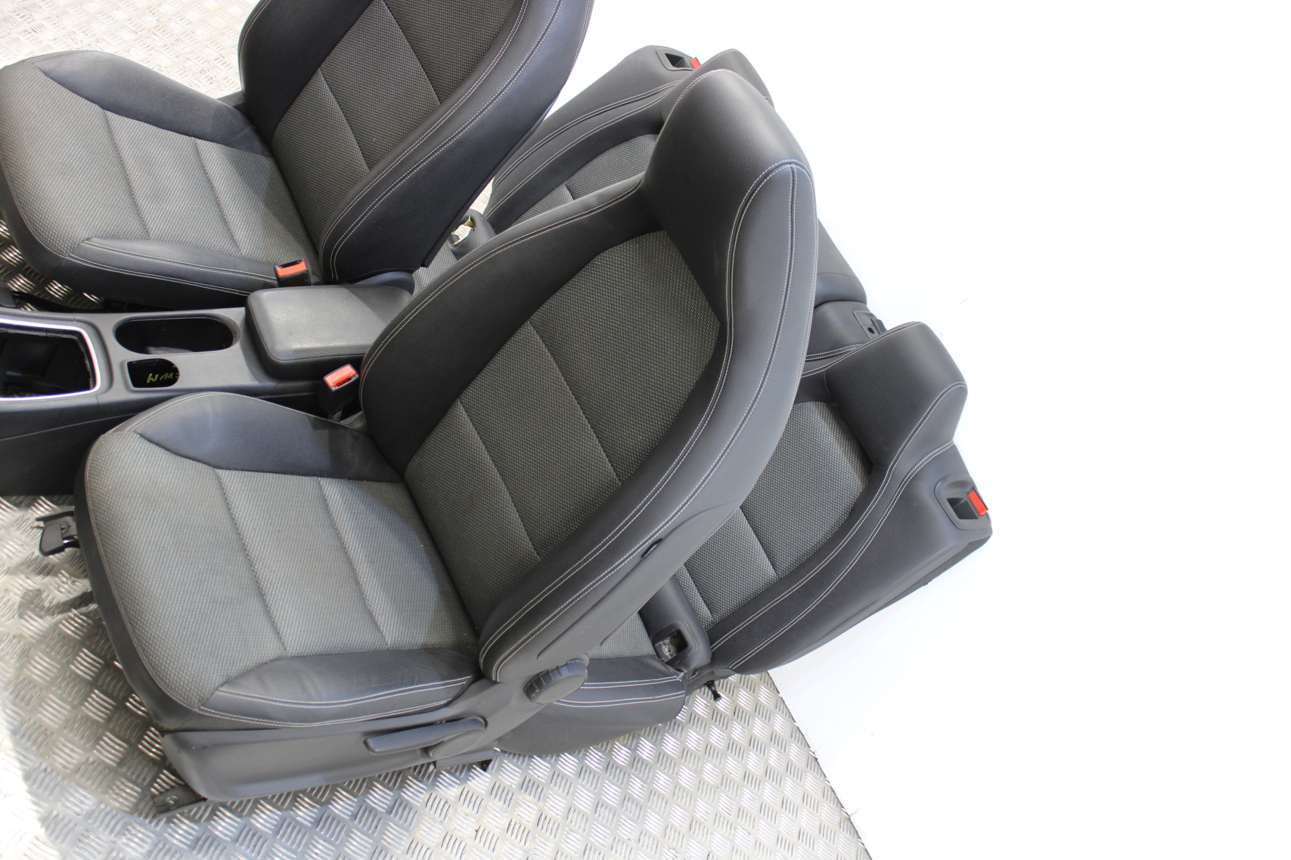 seats semi leather inner upholstery MERCEDES CLA W117