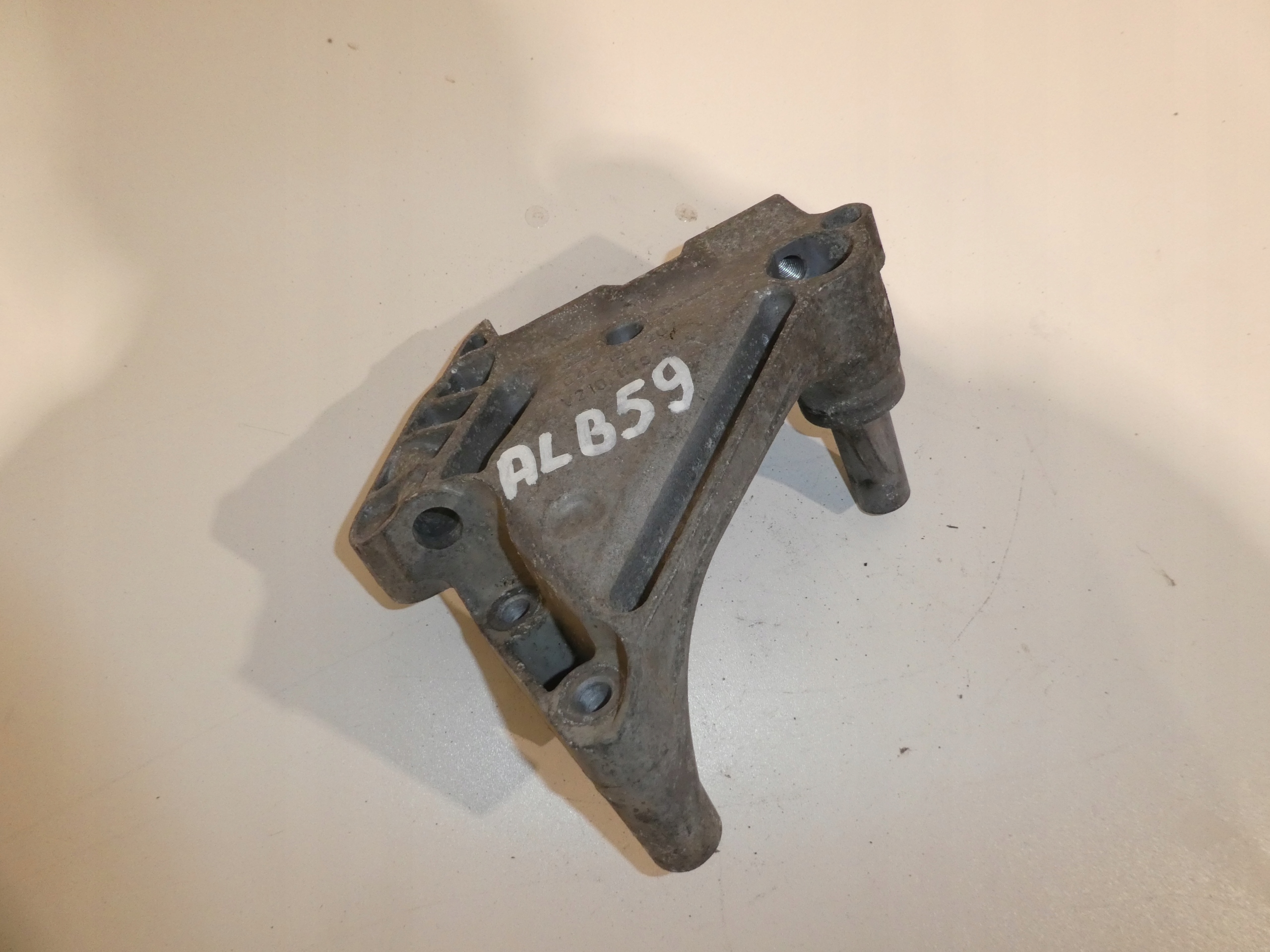 engine mount VW SEAT SKODA VW 04L199207