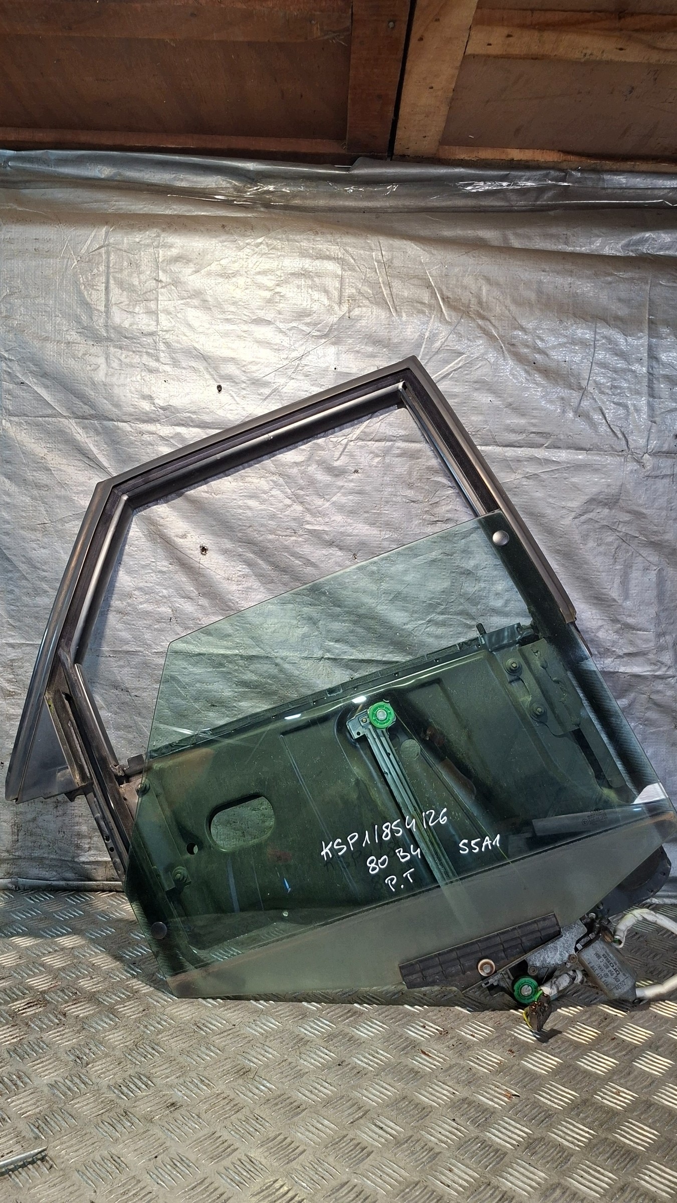 window regulator right rear part AUDI 80 B4