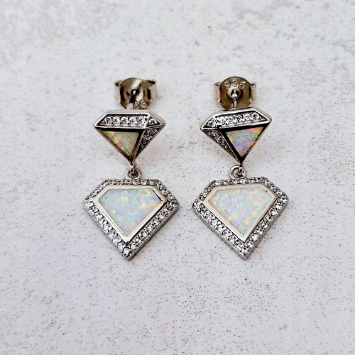 Visací náušnice s bílým opálem