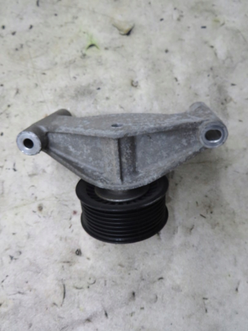 НАТЯЖИТЕЛЬ РЕМНЯ SANDERO II 0.9 TCE 119231672R