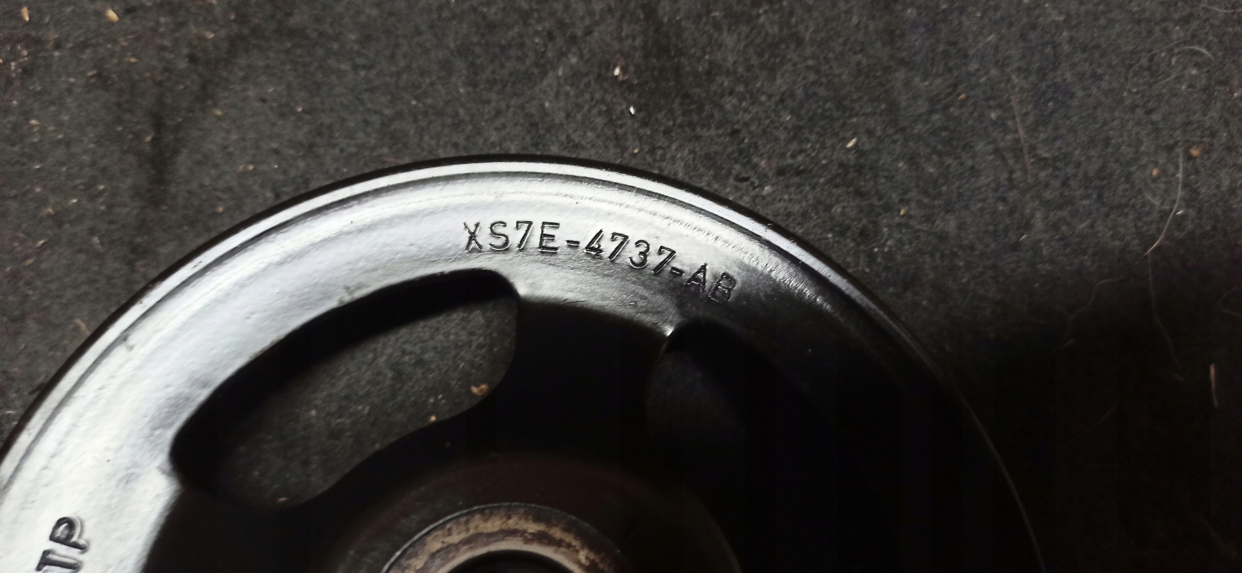 FORD MONDEO MK3 2.0 TDCI pulley XS7E-4737-AB