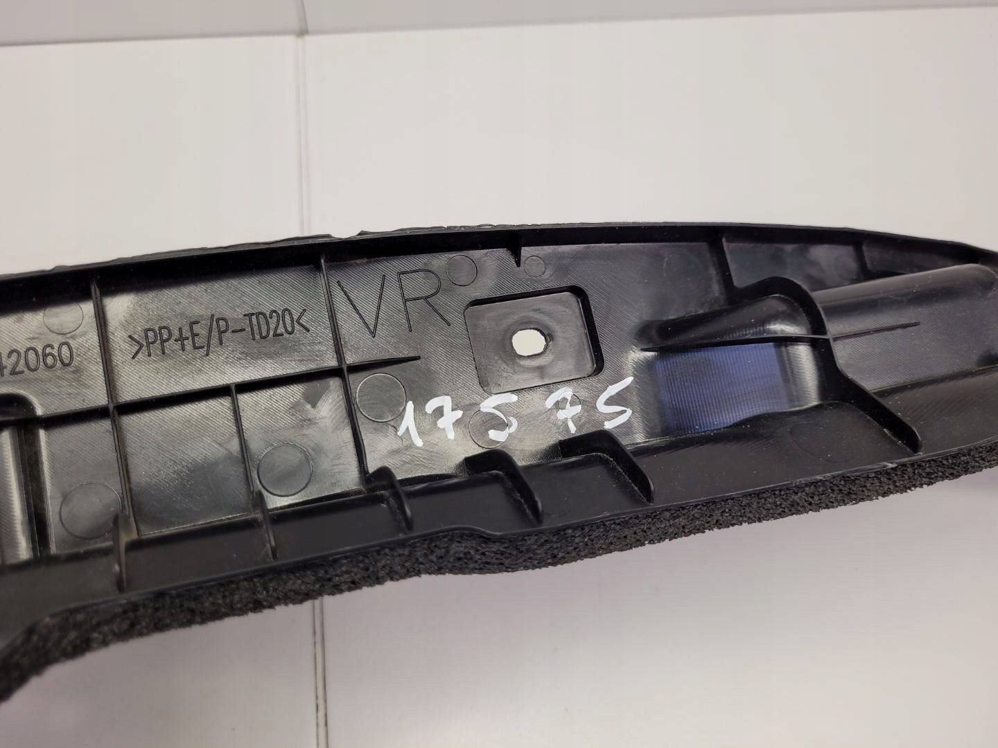 Osłona błotnika przód prawa strona Toyota RAV4 5 (XA50) 2019 53827-42060 Numer katalogowy części 53827-42060 Toyota