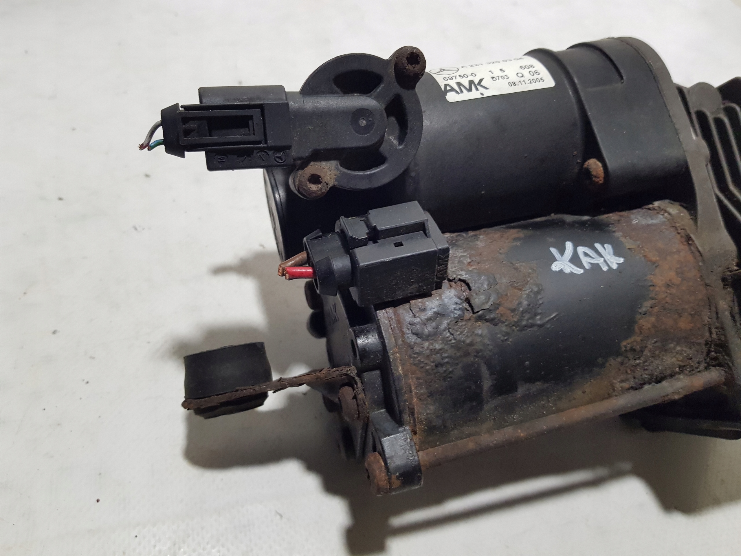 compressor; springing AIRMATIC MERCEDES W221 2213200304