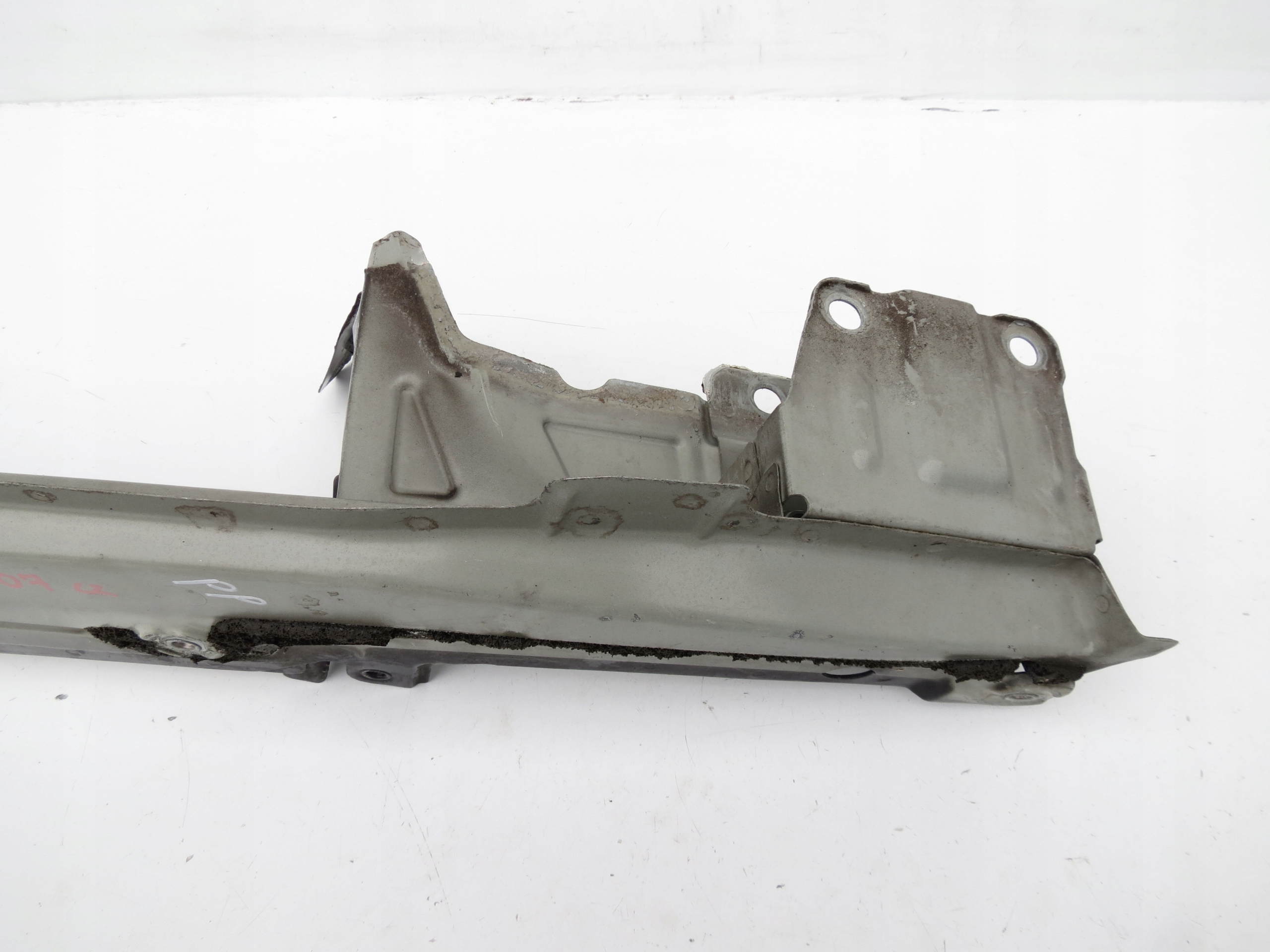 console holder bracket of a fender right front front PORSCHE CAYENNE 7L