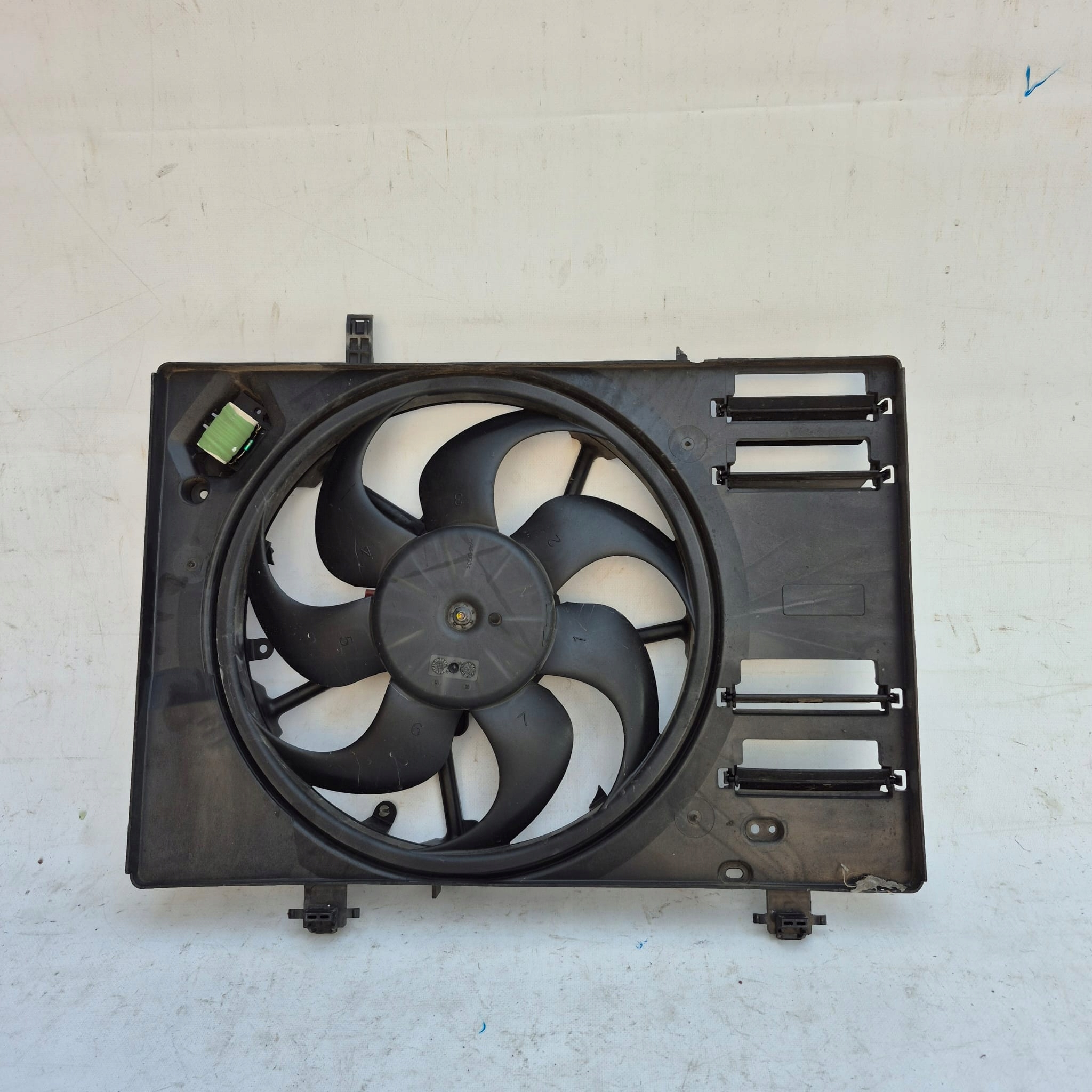 FORD FIESTA MK8 ventilátor chladiče H1BG-8C607-DF