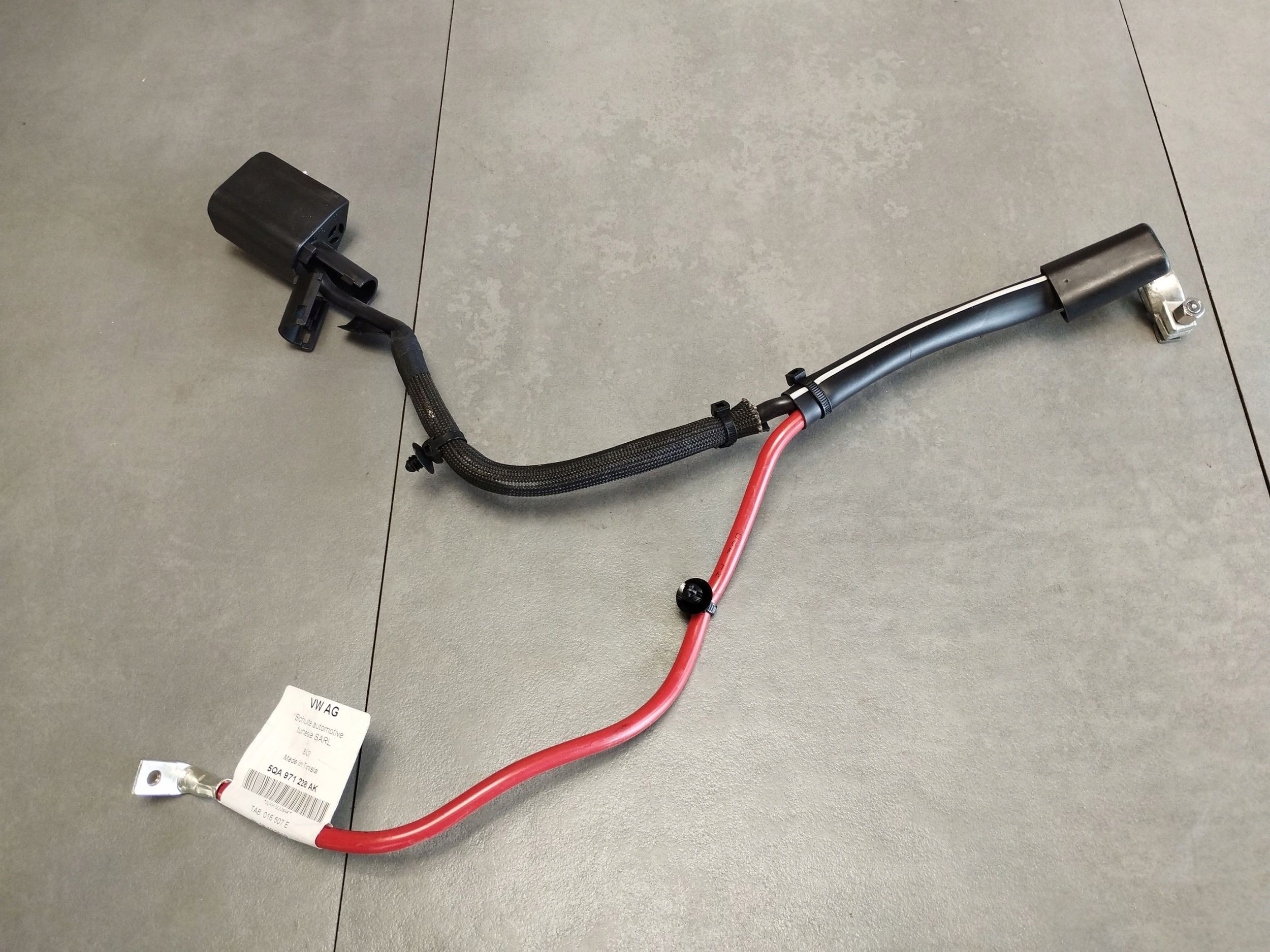 Volkswagen Touran III 2025 front plus / terminal / 5QA971228AK