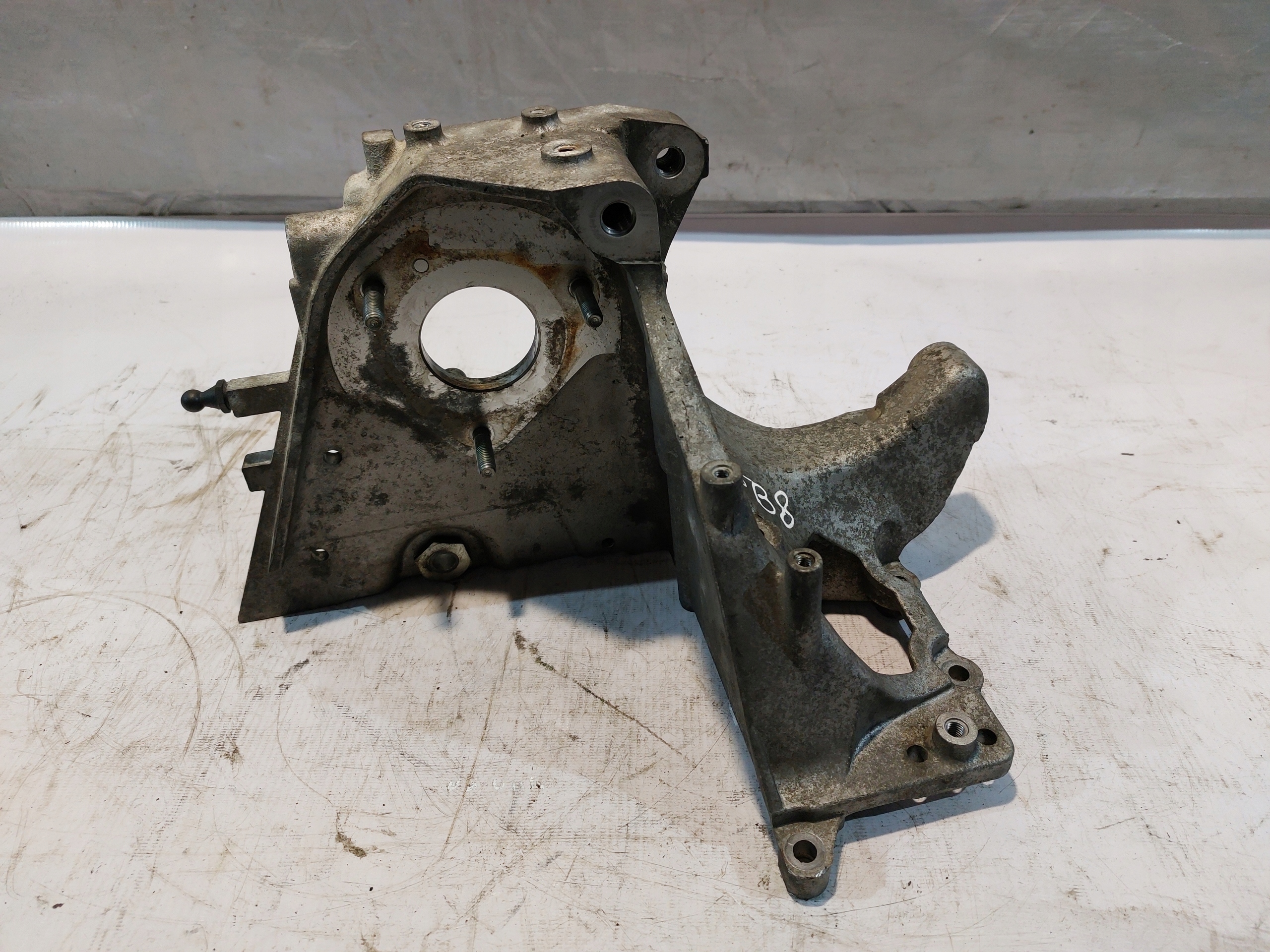 support pompe d'injection OPEL INSIGNIA A 2.0CDTI