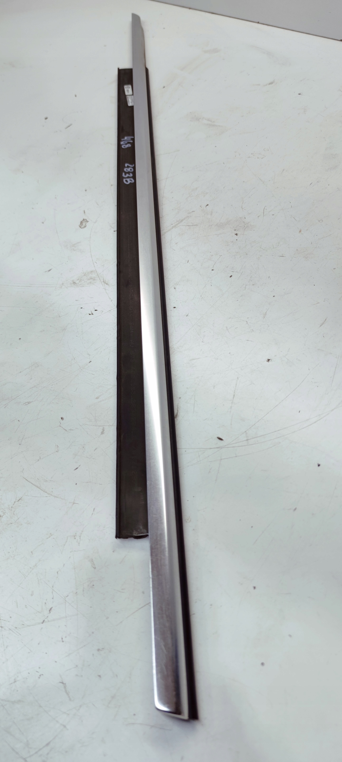 moulding dust SZYBE door left front AUDI A7 4G8853283B 2ZZ CHROM