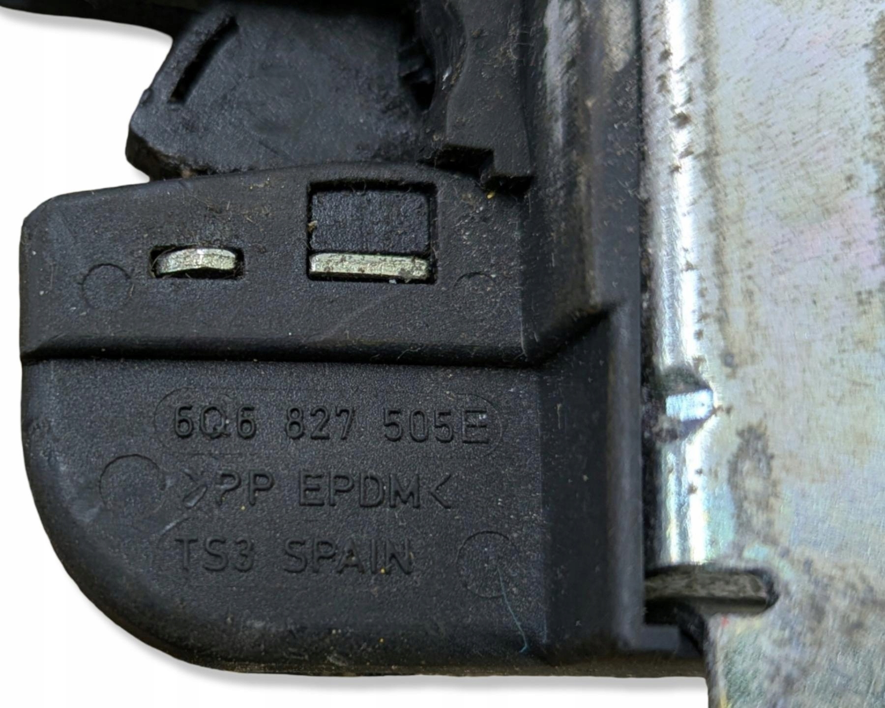 lock bonnet boot Volkswagen Polo 4 facelift 2008 6Q6827505E