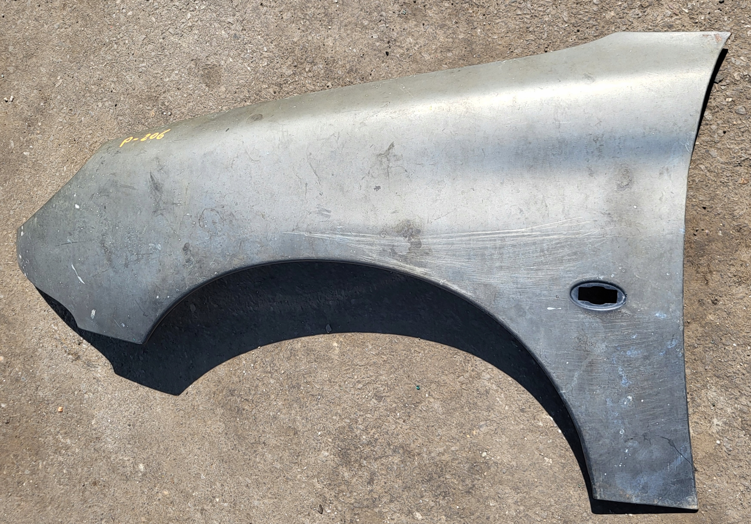 fender left front PEUGEOT 206
