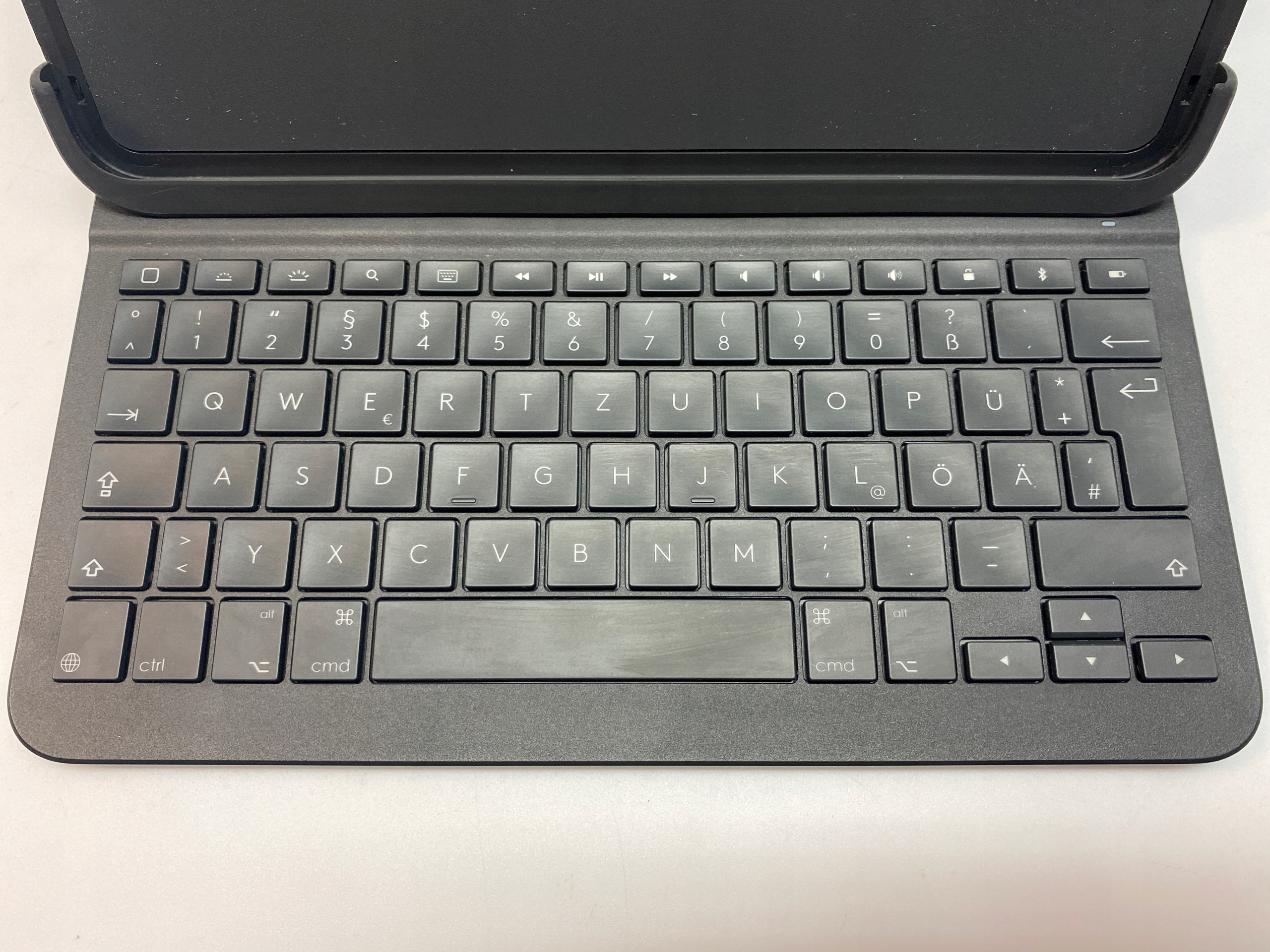 Etui z klawiaturą Logitech SLIM FOLIO PRO iPad Pro 11'' 1st 2nd 3rd generat Układ klawiatury DE (qwertz)