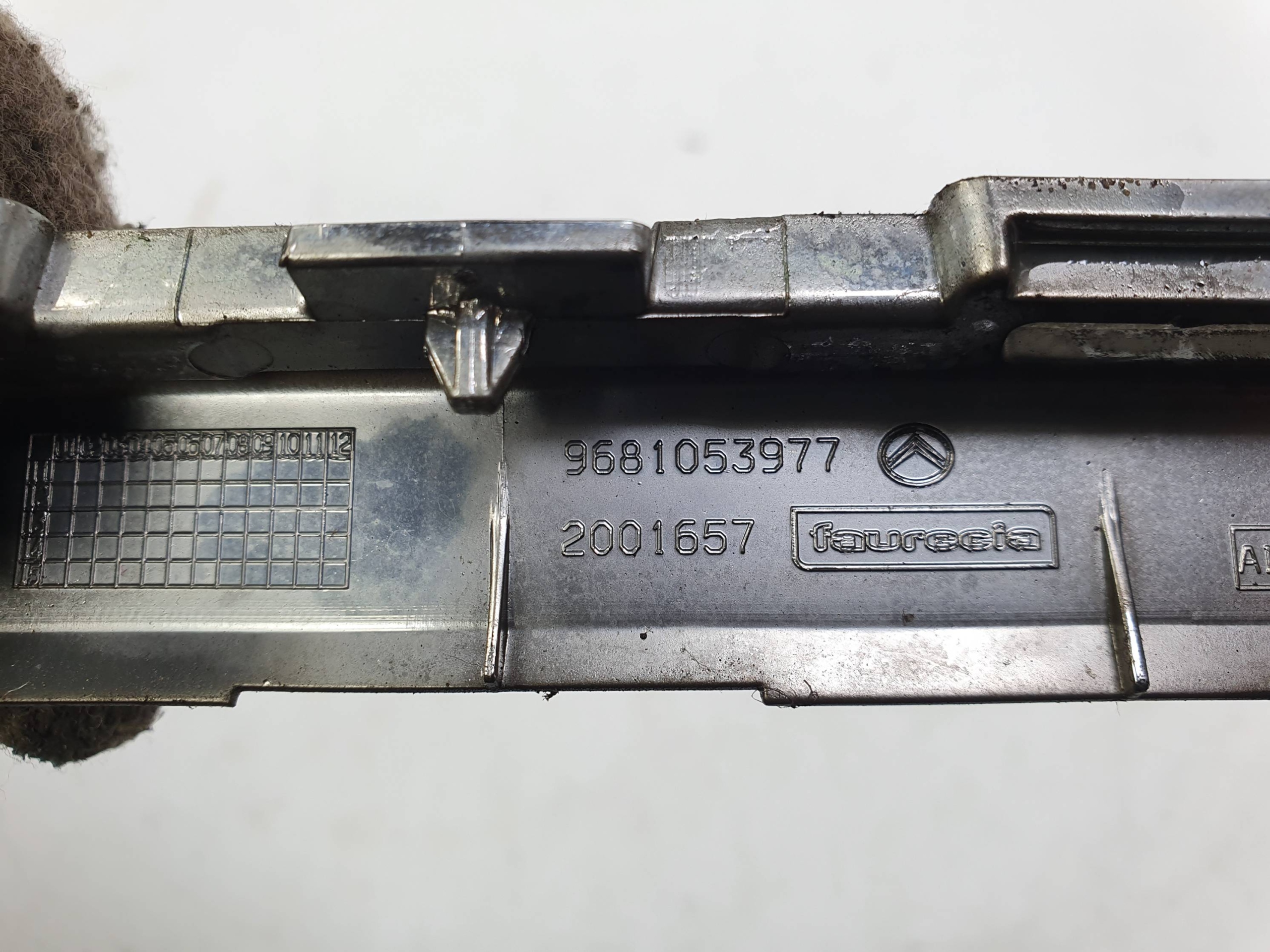 mřížka nárazníku předek 9681053977 CITROEN C5