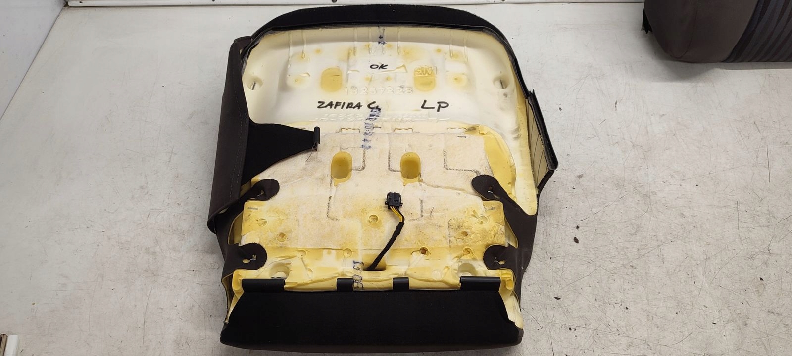 side material seat left front cocoa Opel Zafira C 2,0 CDTI