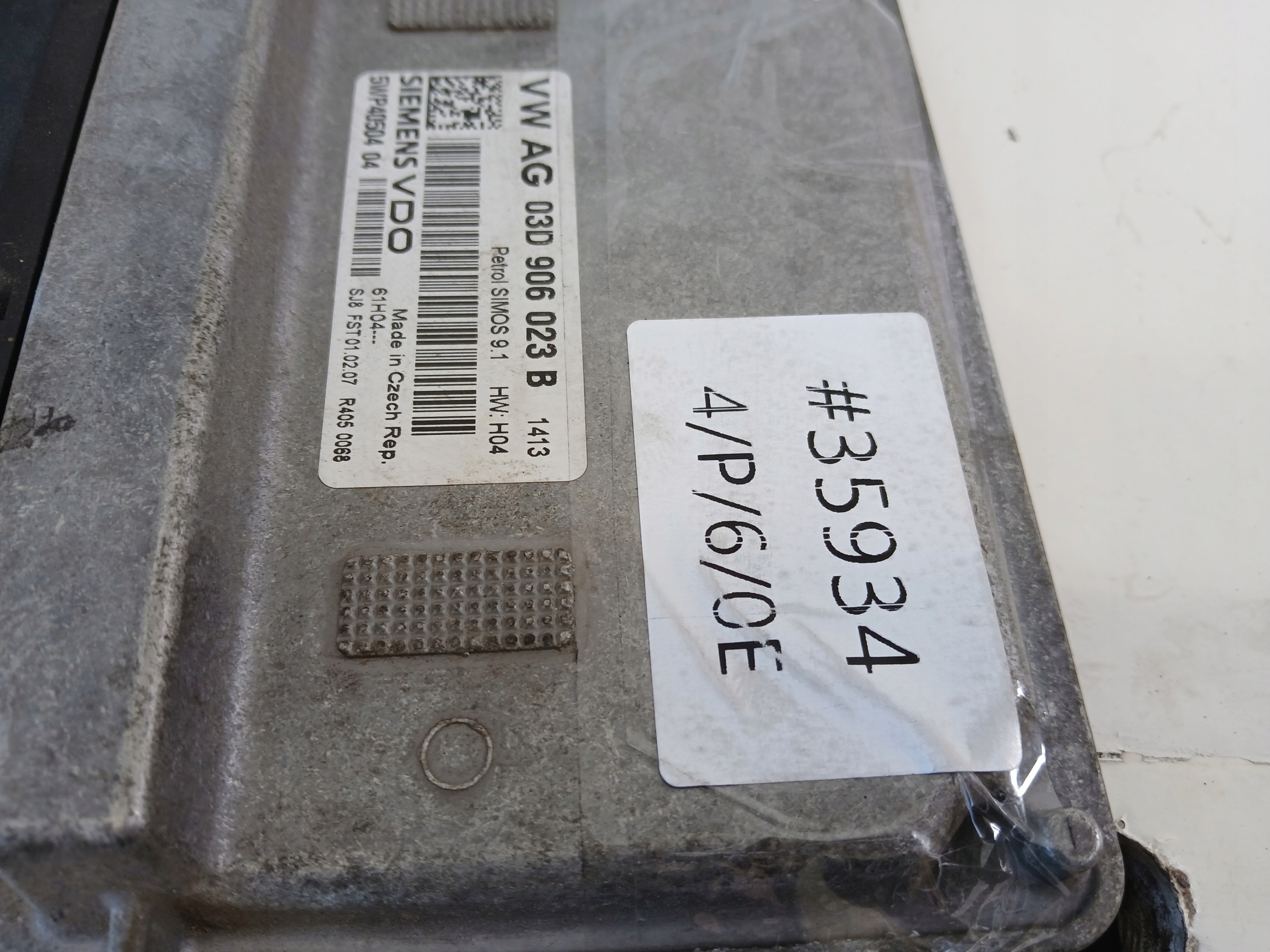 VW FOX 1.2 control unit of the engine 03D906023B