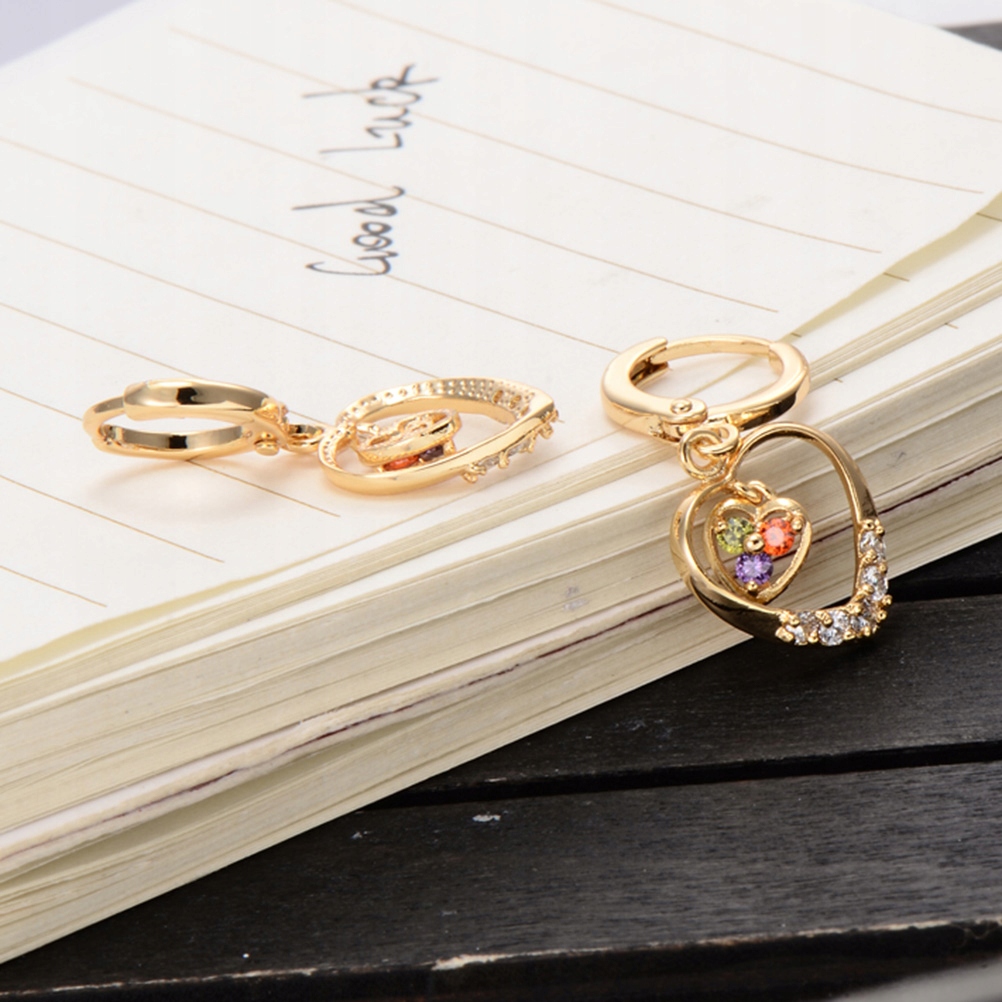 KOLCZYKI Z WISZĄCYMI KOLCZYKAMI Z RYNKAMI Marka bez marki