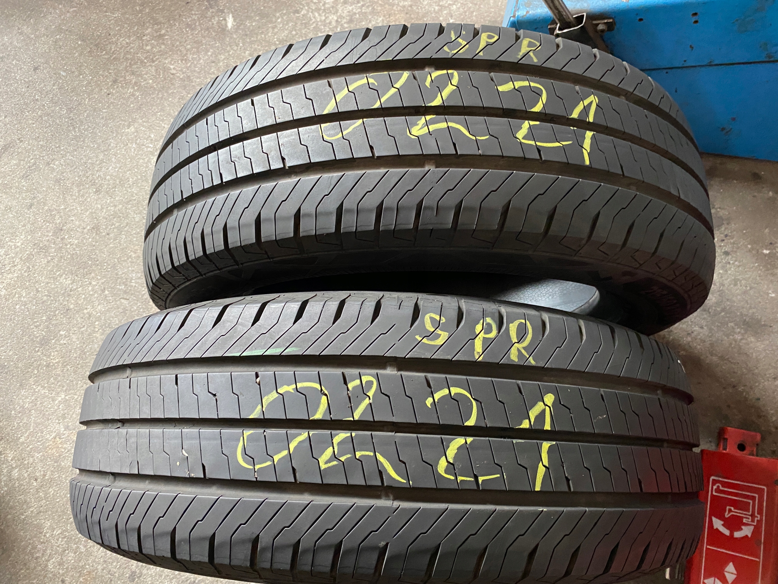 2 tyres summer 215/60R17C CONTINENTAL VanContact Eco as new 8mm