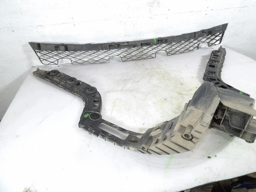 supporti Paraurti posteriore VW PASSAT B7 KOMBI 3AF807863