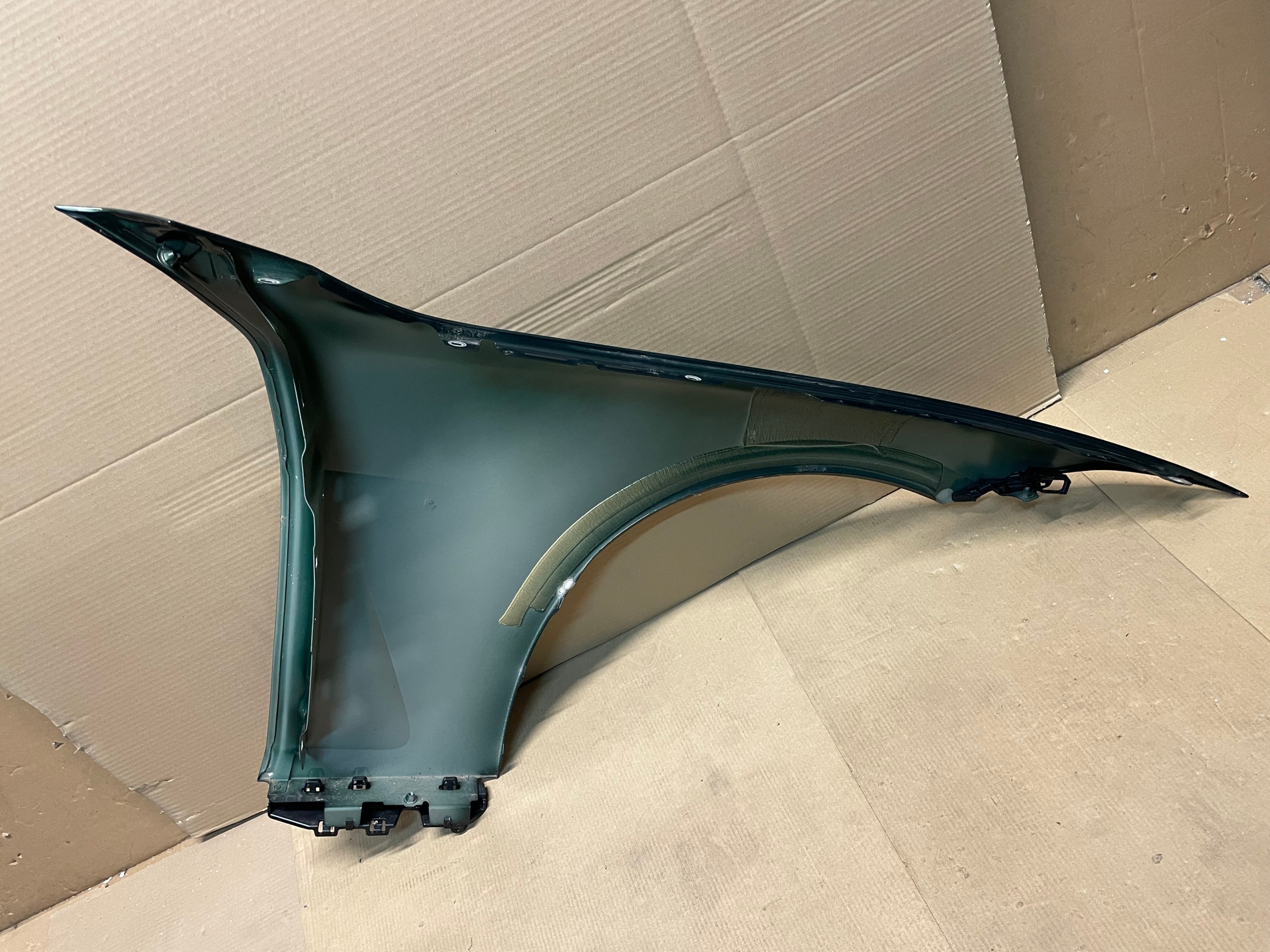 fender front left BMW 4 G22 G23 M440iX colour C4E IDEAL