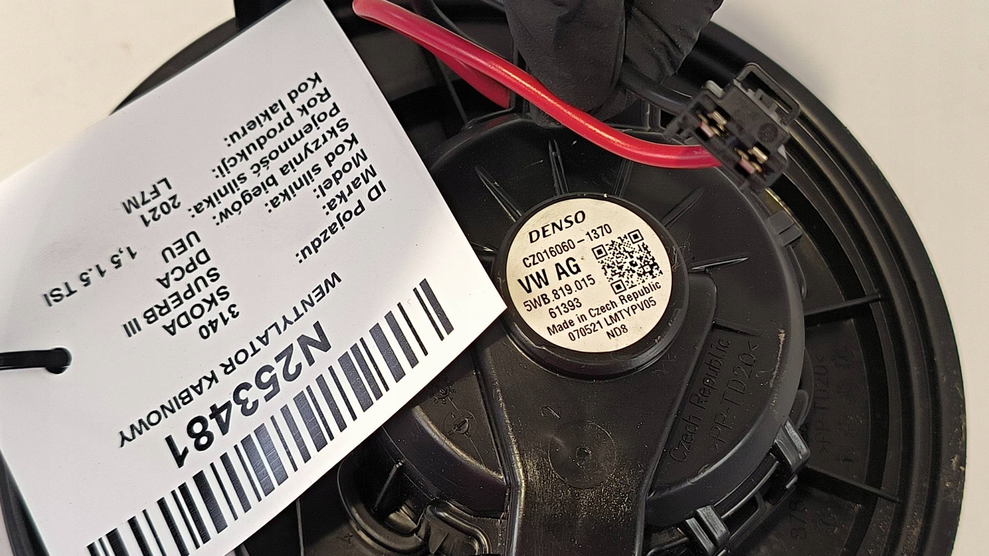 ventilator kabinski 5WB819015 SKODA SUPERB III