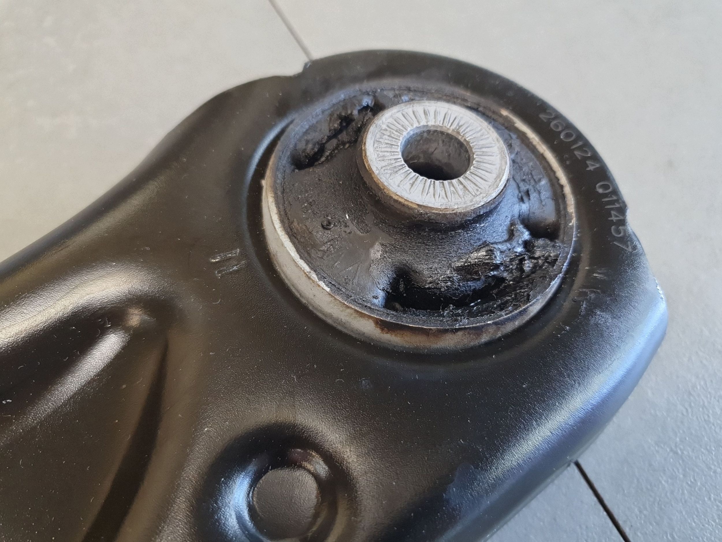 Cupra Leon IV arm left front 5WA407117