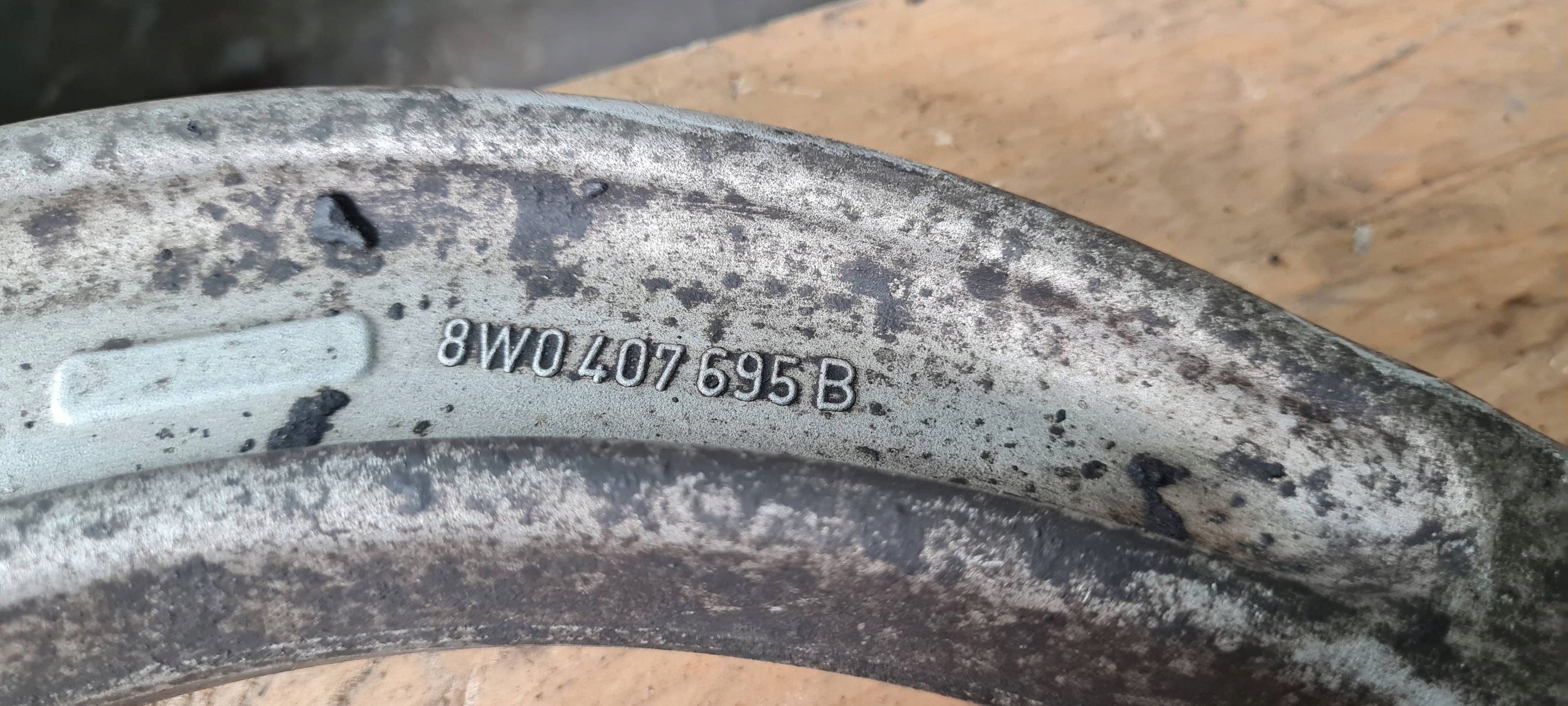 A4 B9 8W arm left front lower 8W0407695B A5 8W