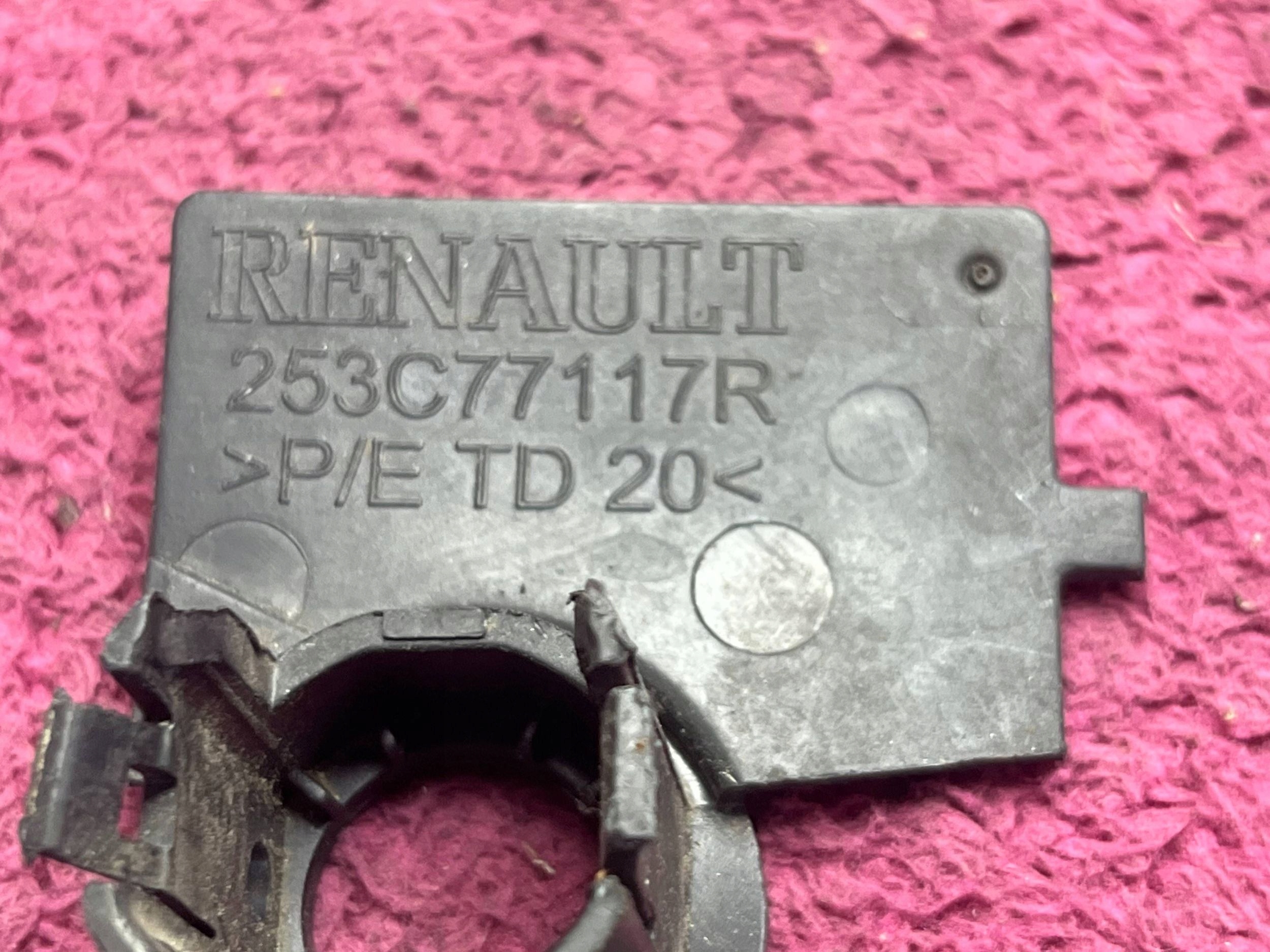 bracket KOCZYK of the sensor PDC rear part Dacia Duster II 253C77117R