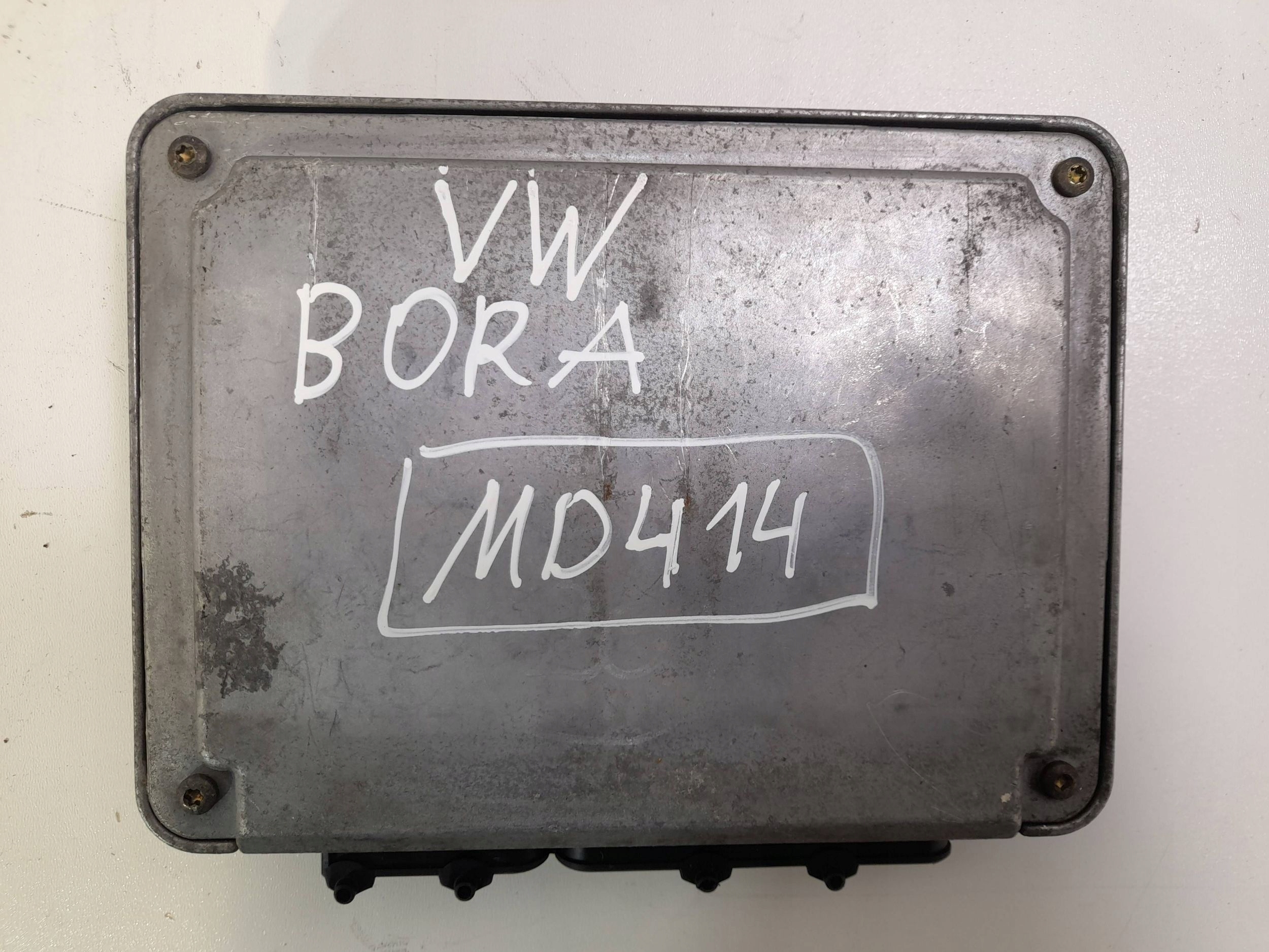 Volkswagen Bora 2,0 e Altro/e VAG Centralina Motore 06A906018EF (MD414)