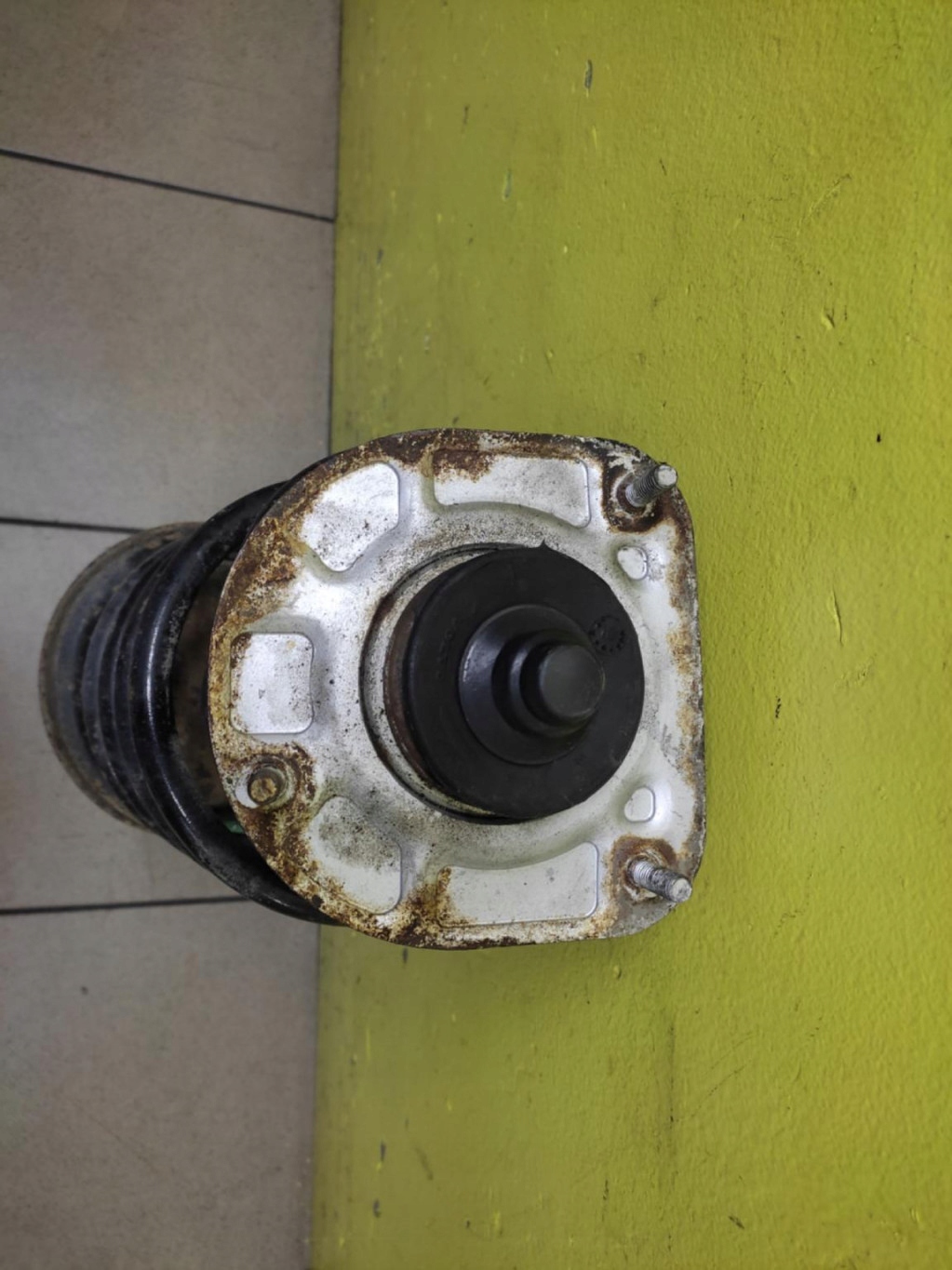 VOLVO S80 2.0 McPherson left front