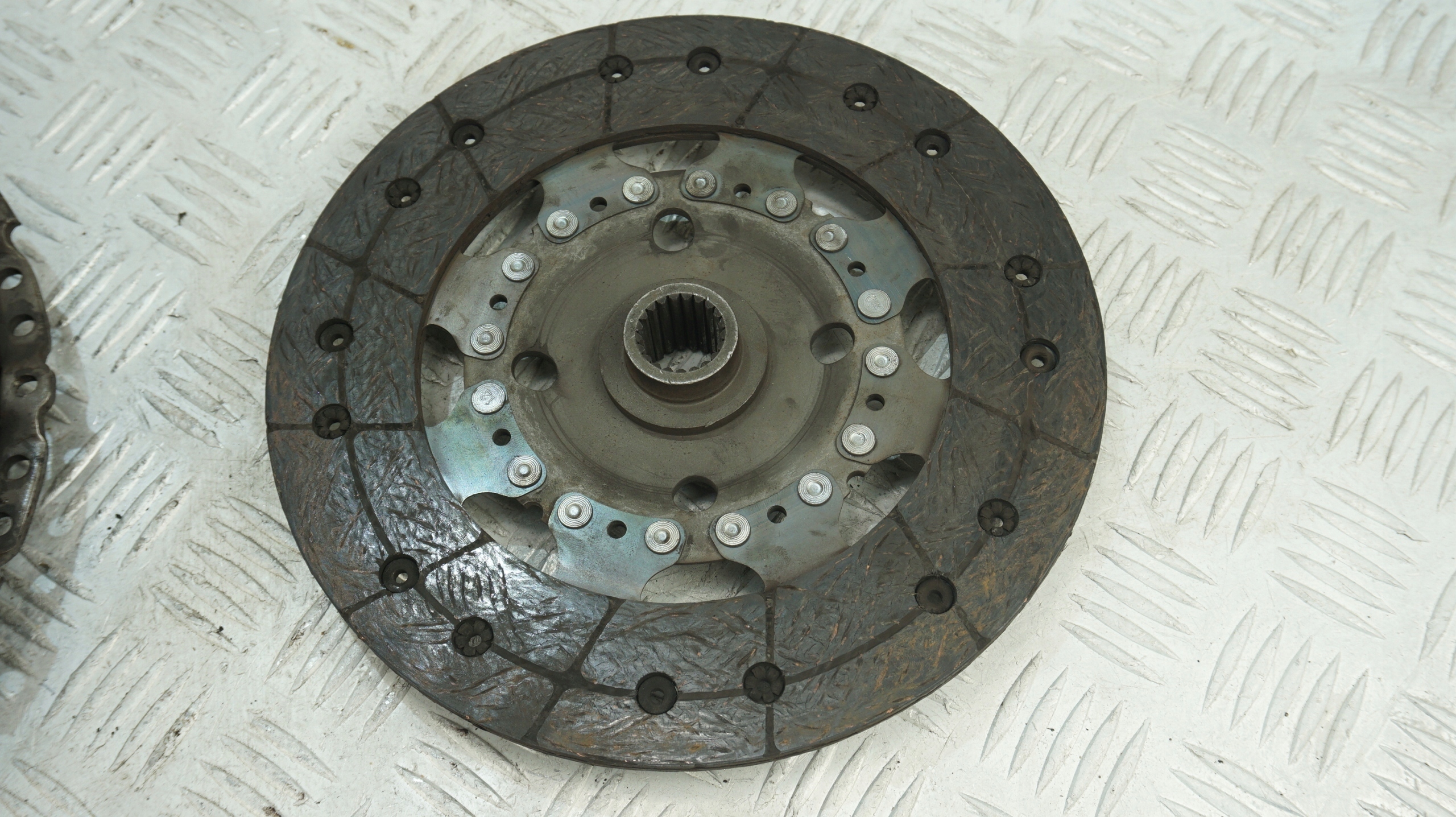 PEUGEOT CITROEN 2.0HDI 136KM DOCISK TARCZ SPRZĘGŁA Typ silnika Diesel