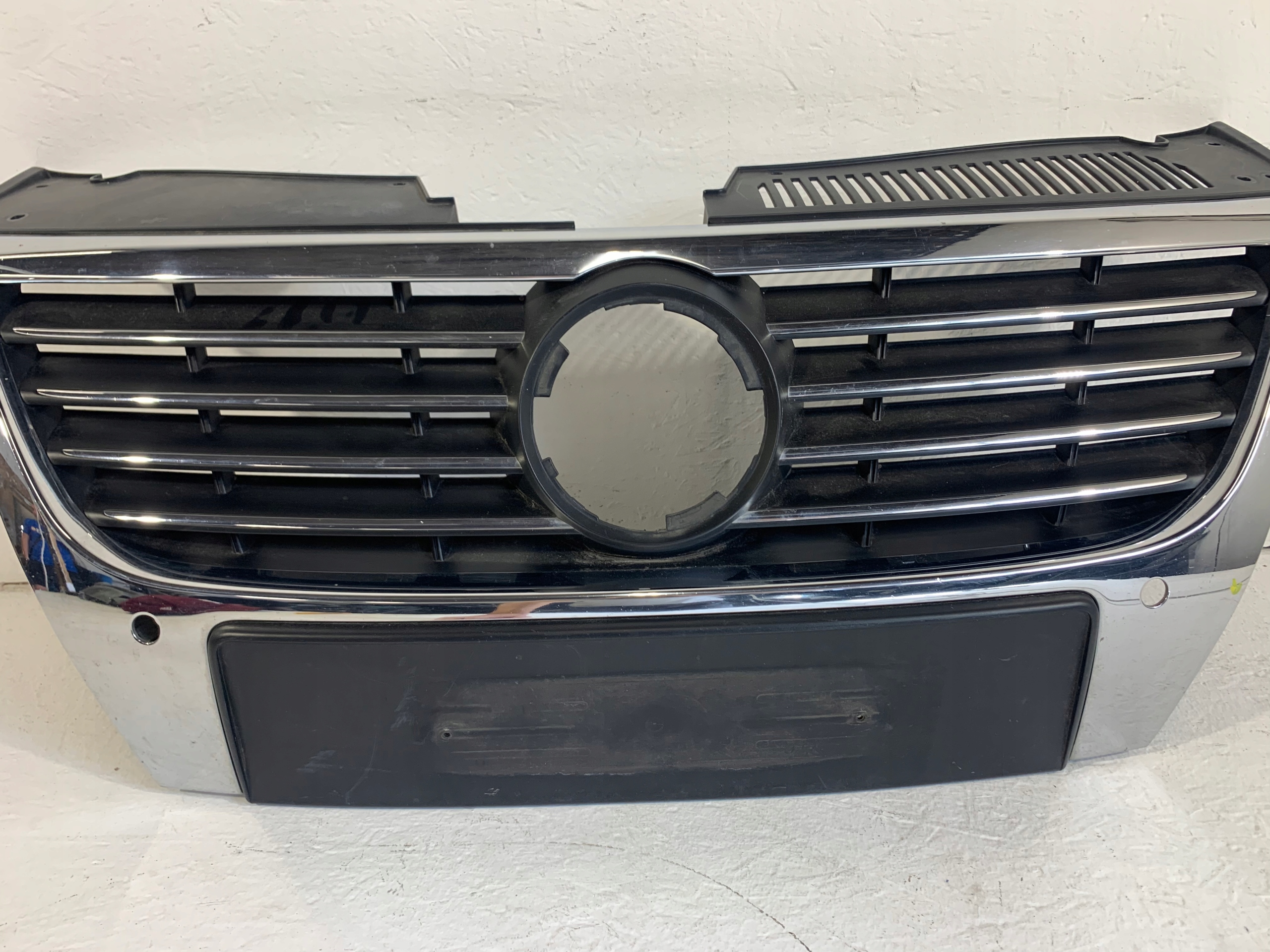 решетка радиатора vw volkswagen PASSAT B6 2005-2010