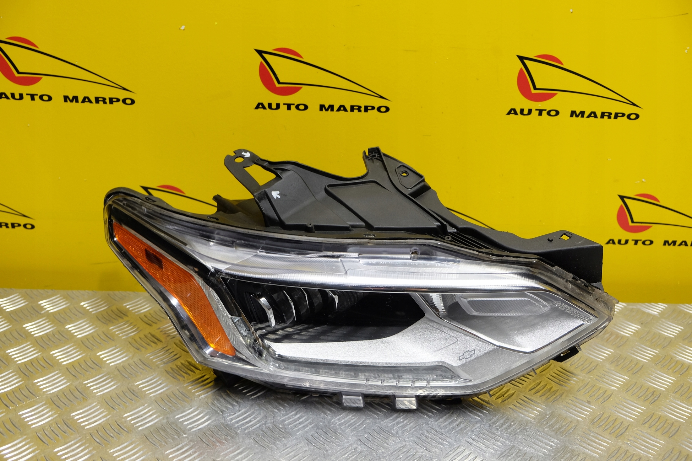 CHEVROLET TRAVERSE 2018- REFLEKTOR LAMPA LED R USA Typ samochodu 4x4/SUV Samochody osobowe