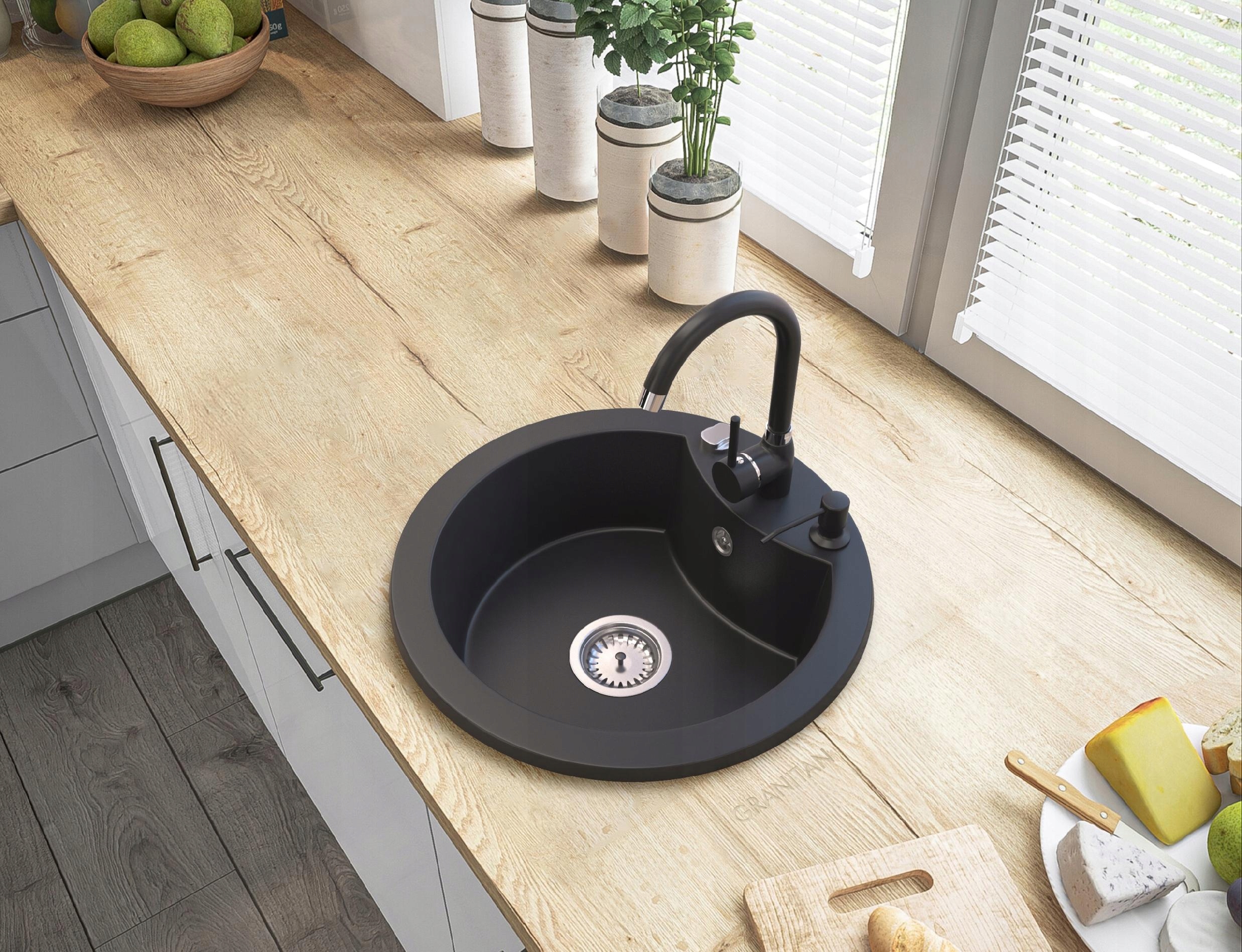 DOZOWNIK NA PŁYN CZARNY OCIEKARKA TELESKOPOWA ZLEW Linia DOZOWNIK