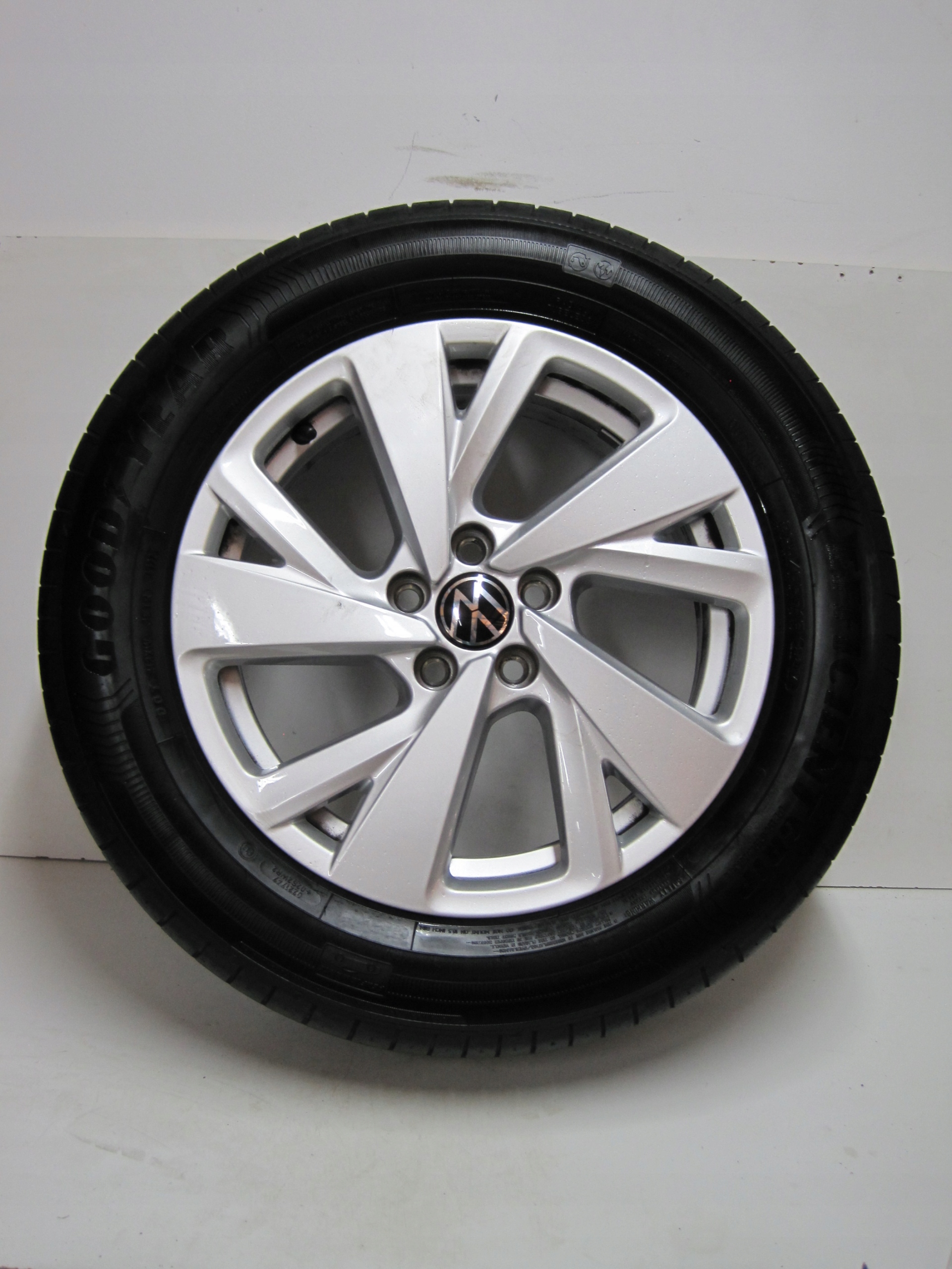 wheels discs tyres VW TAIGO 2G7 R16 5 3 MM