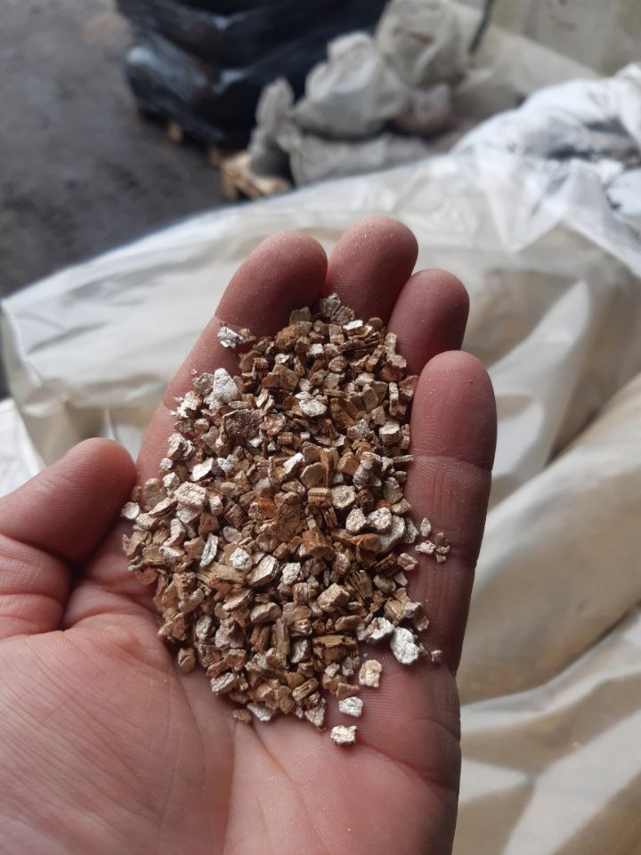 WERMIKULIT OGRODNICZY 2-4mm 2 WORKI 2x5L Stan opakowania oryginalne