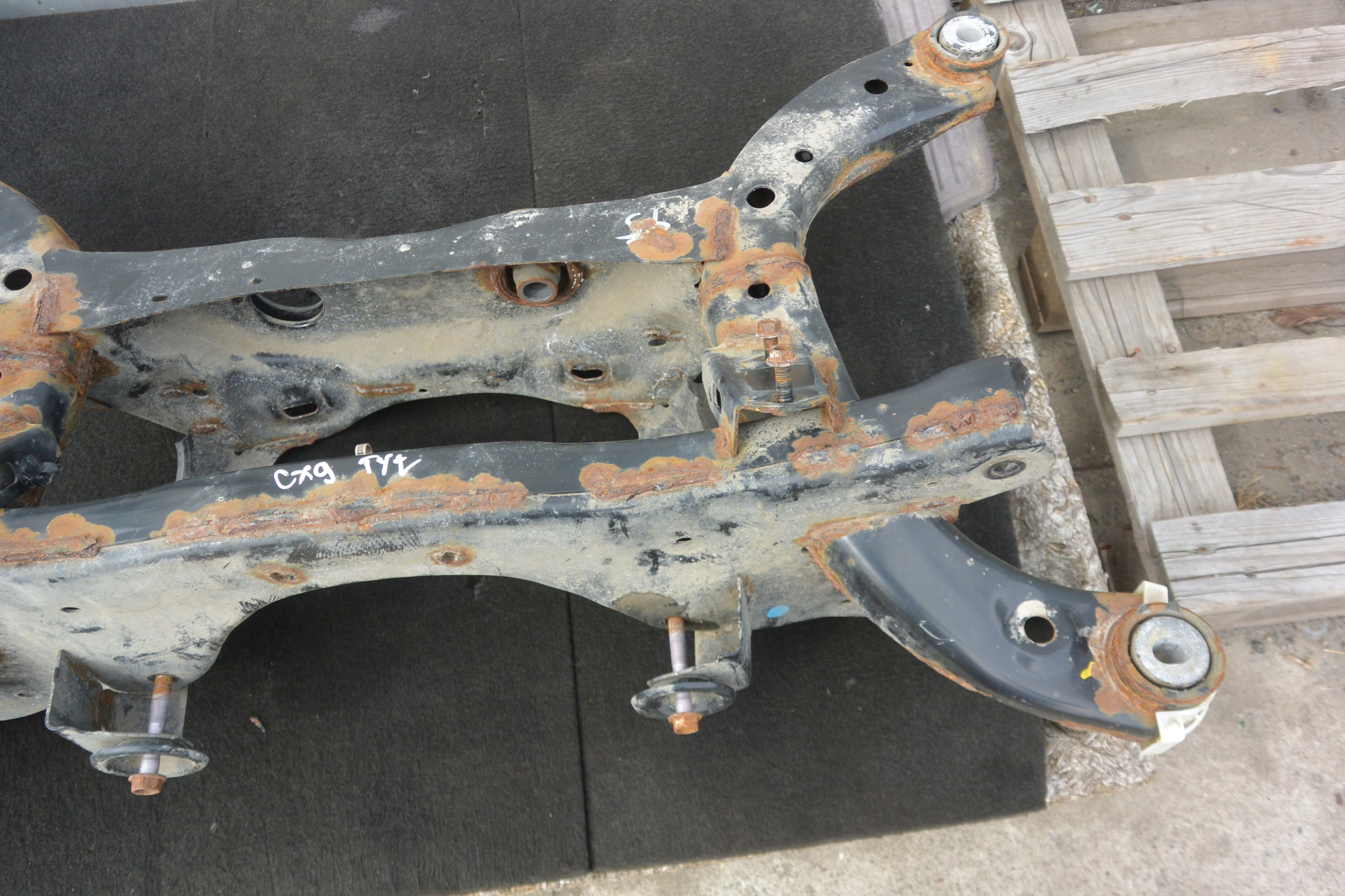 MAZDA CX9 II TC SANKI WÓZEK ZAWIESZENIA TYŁ BELKA Typ samochodu 4x4/SUV Samochody osobowe