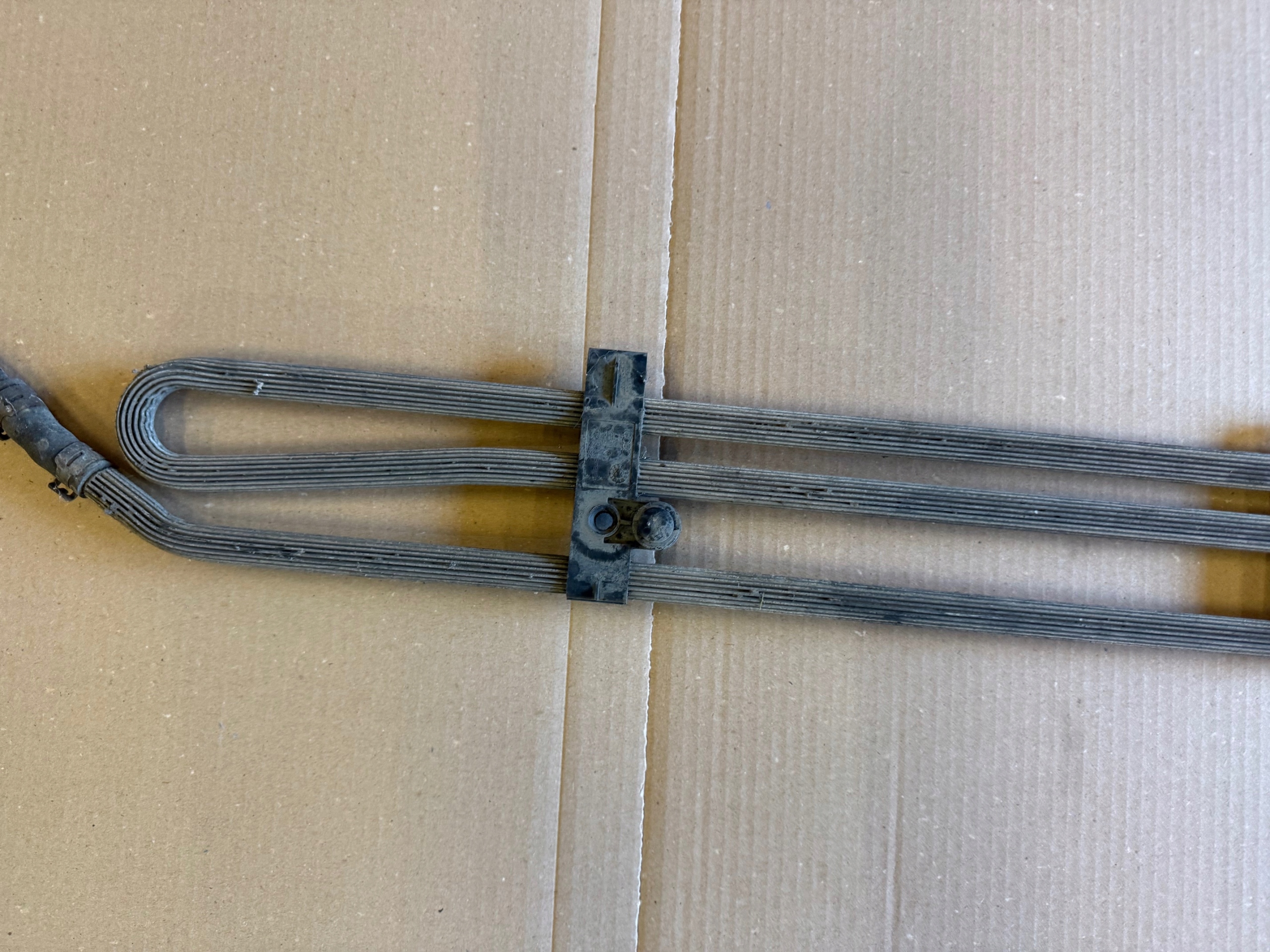 AUDI A6 C6 2.7 3.0 TDI Radiateur / refroidisseur Carburant 4F0203572E