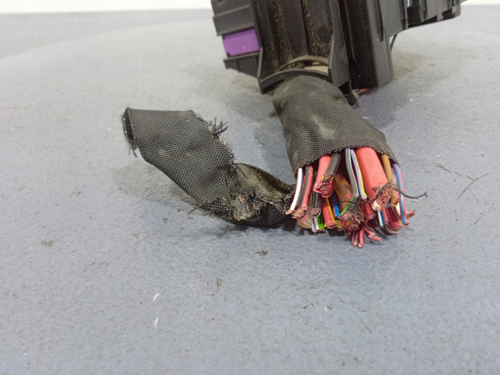 vw JETTA VI 5C 2.0 tdi блок предохранителей 5C0937819L