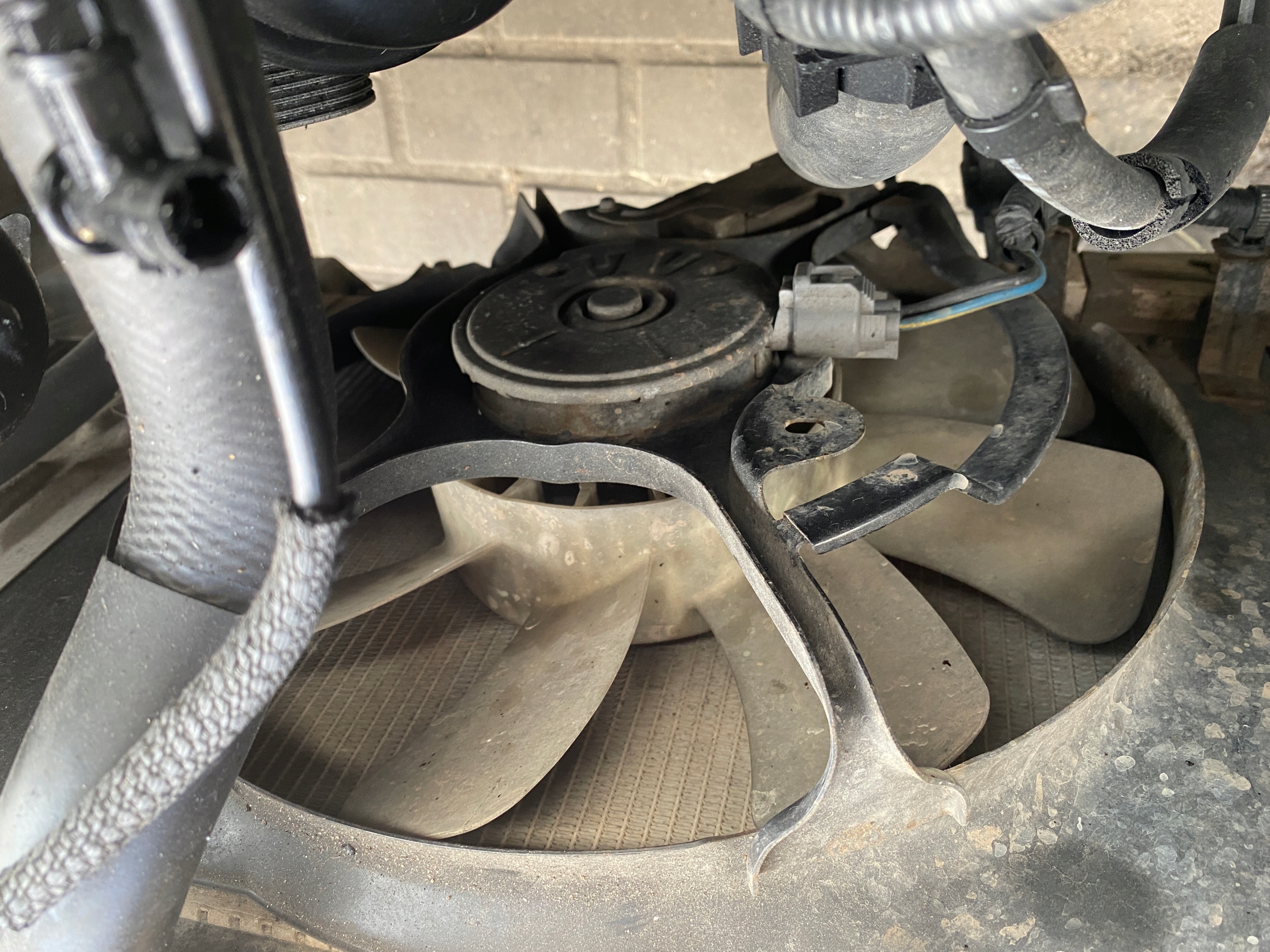 Mazda 2 II 07-15 ventilátor chladiče MOTORU 1.4