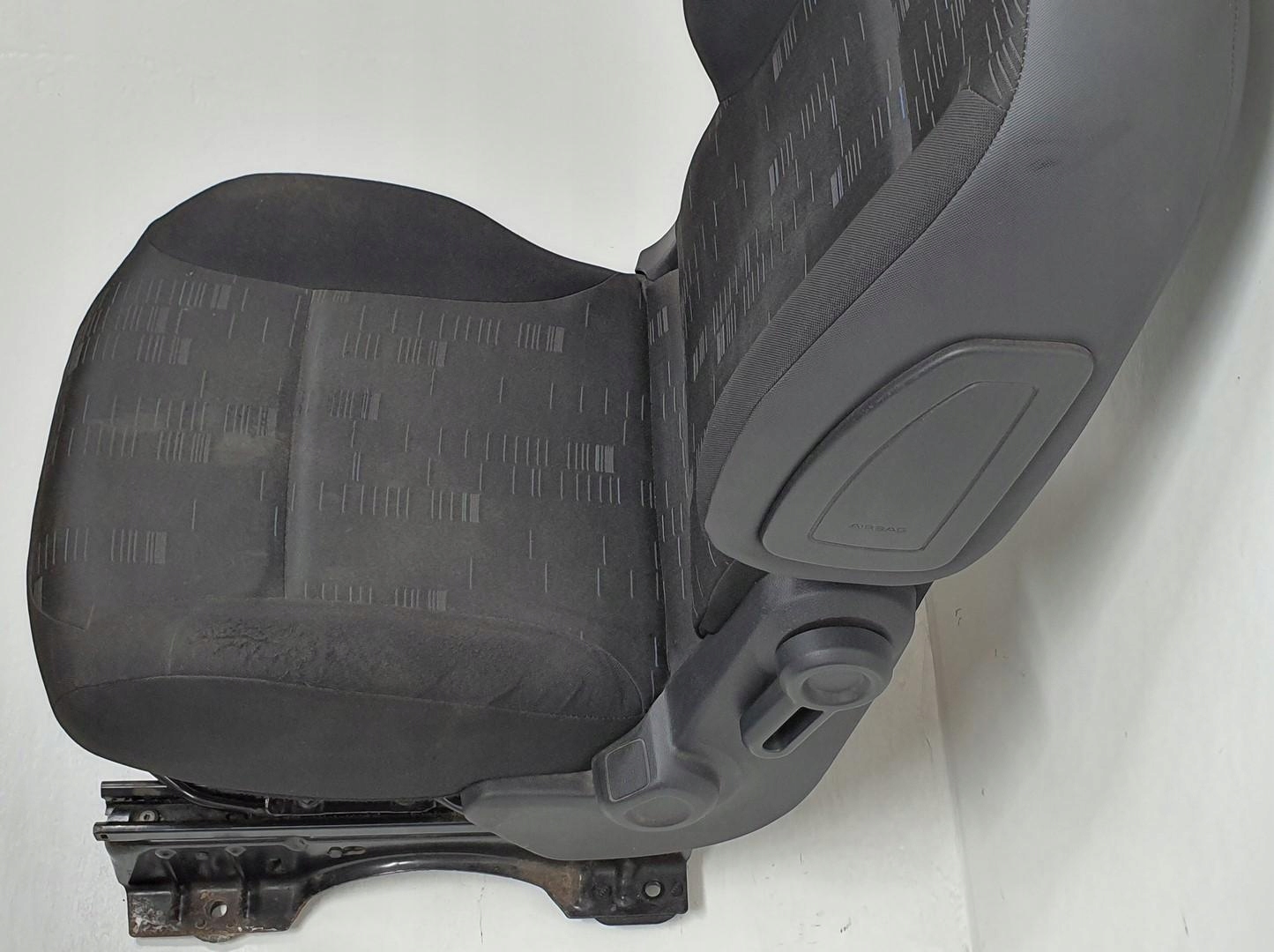 кресло передний левый CITROEN BERLINGO II европа