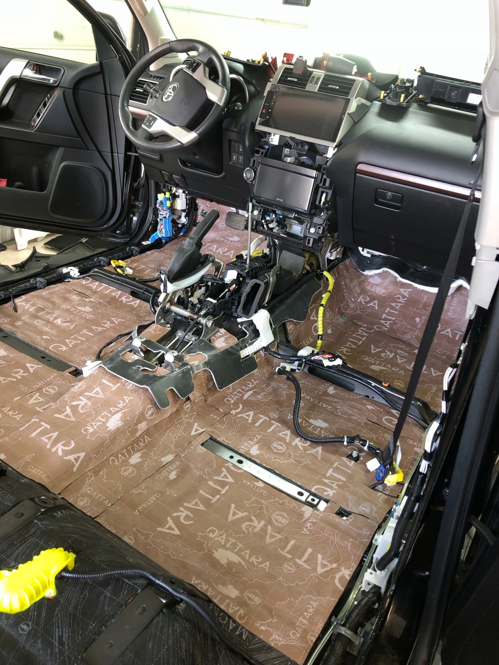 StP Qattara 6mm PIANKA+BUTYL mata wygłuszająca 2w1 samoprzylepna na blachę Producent części StP