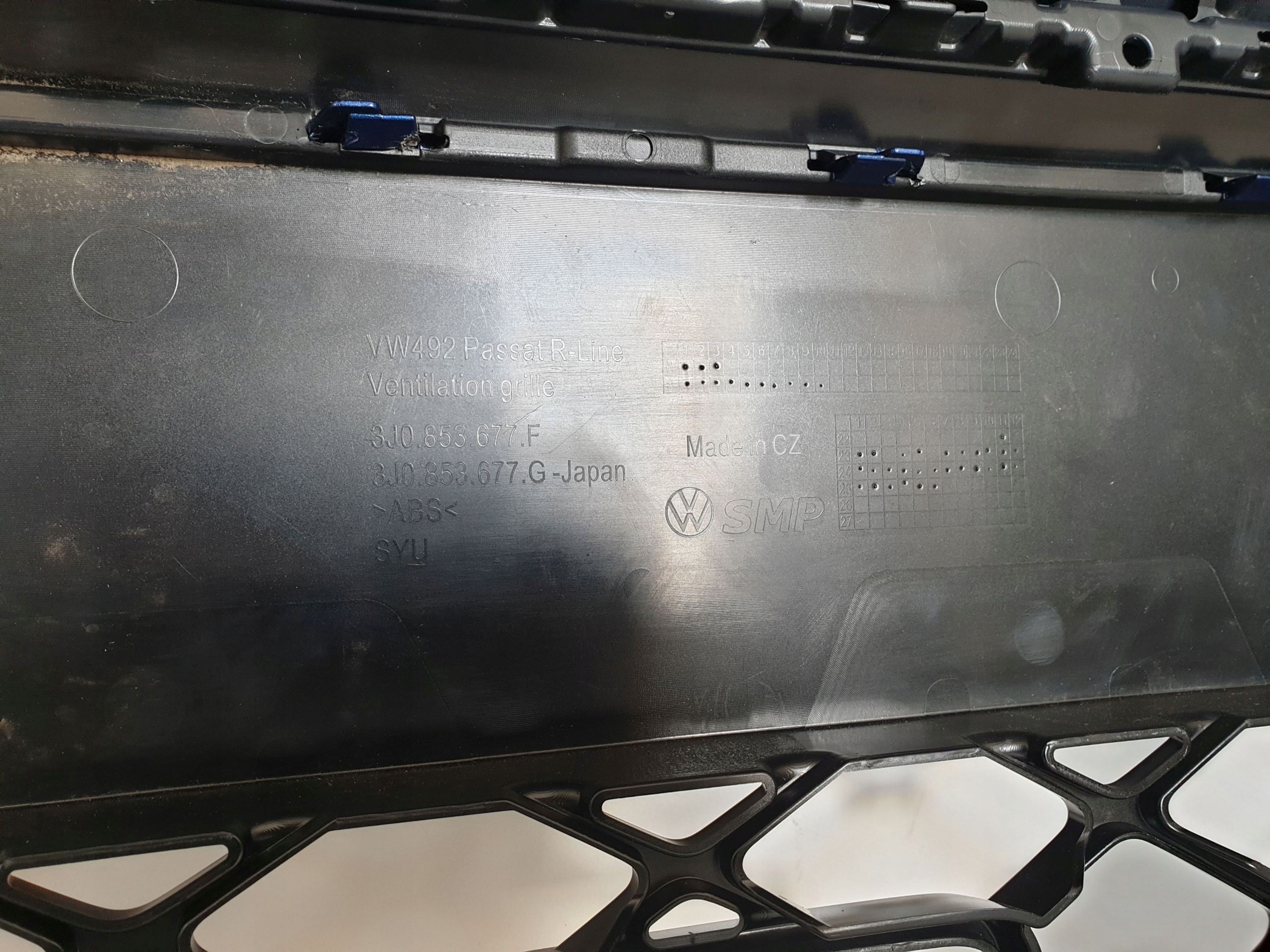 VOLKSWAGEN VW PASSAT B9 3J R-LINE 23-> bumper front grill LED PDC