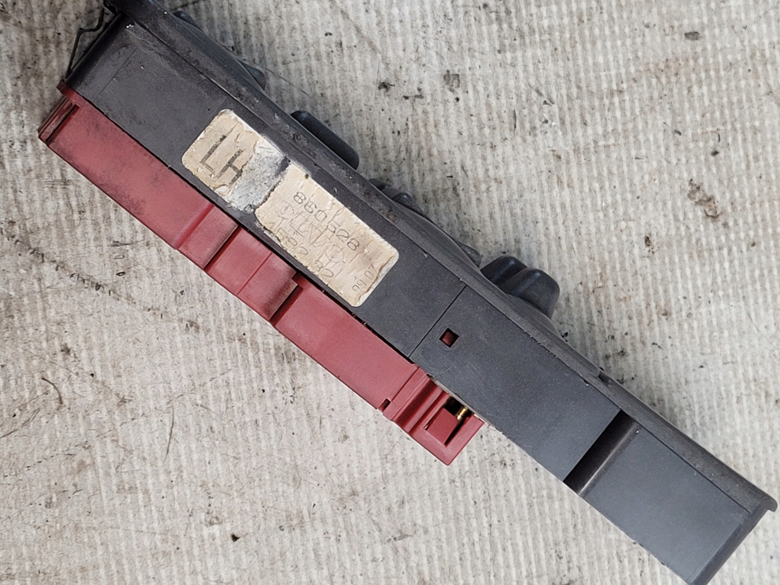 control panel of the window OE 860528 VOLVO V40 and 1 99r 1.6B