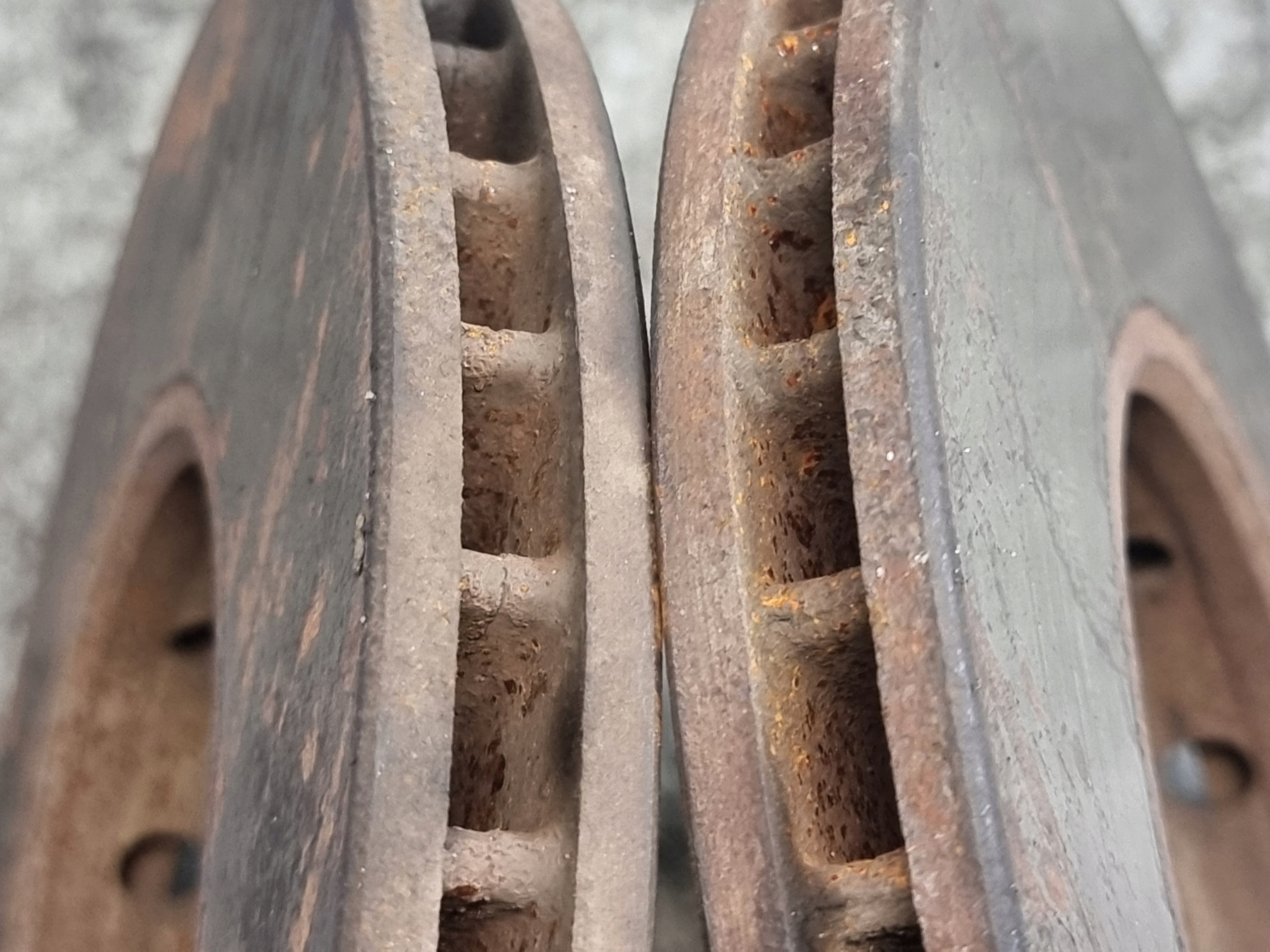discs brake front 256mm x2 AUDI A3 8L 1.6B 75kW 01r